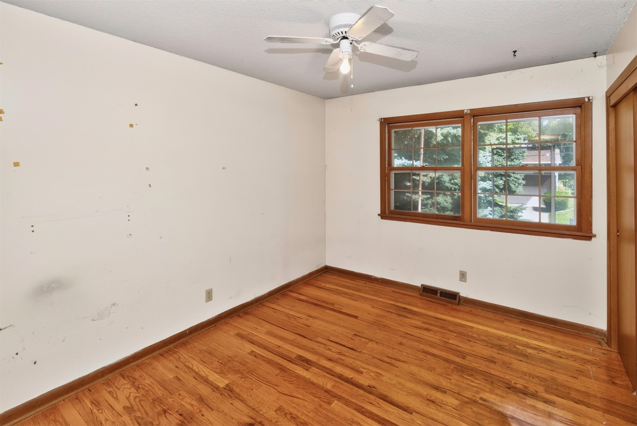 6514 Lincoln Avenue Property Photo 15