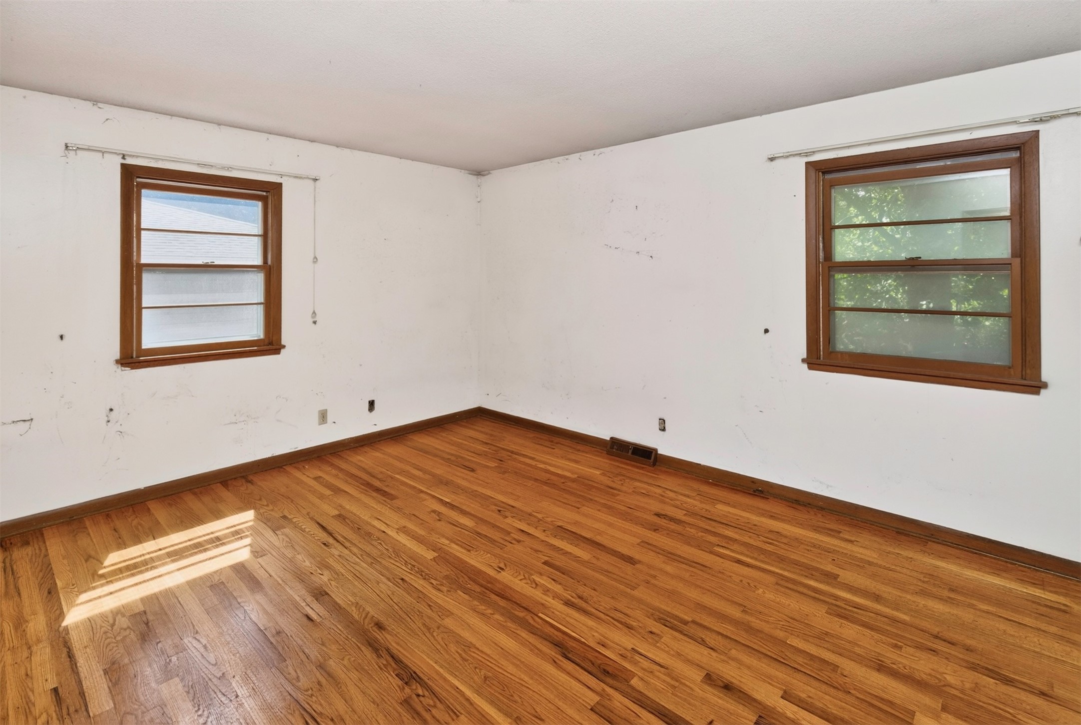 6514 Lincoln Avenue Property Photo 17
