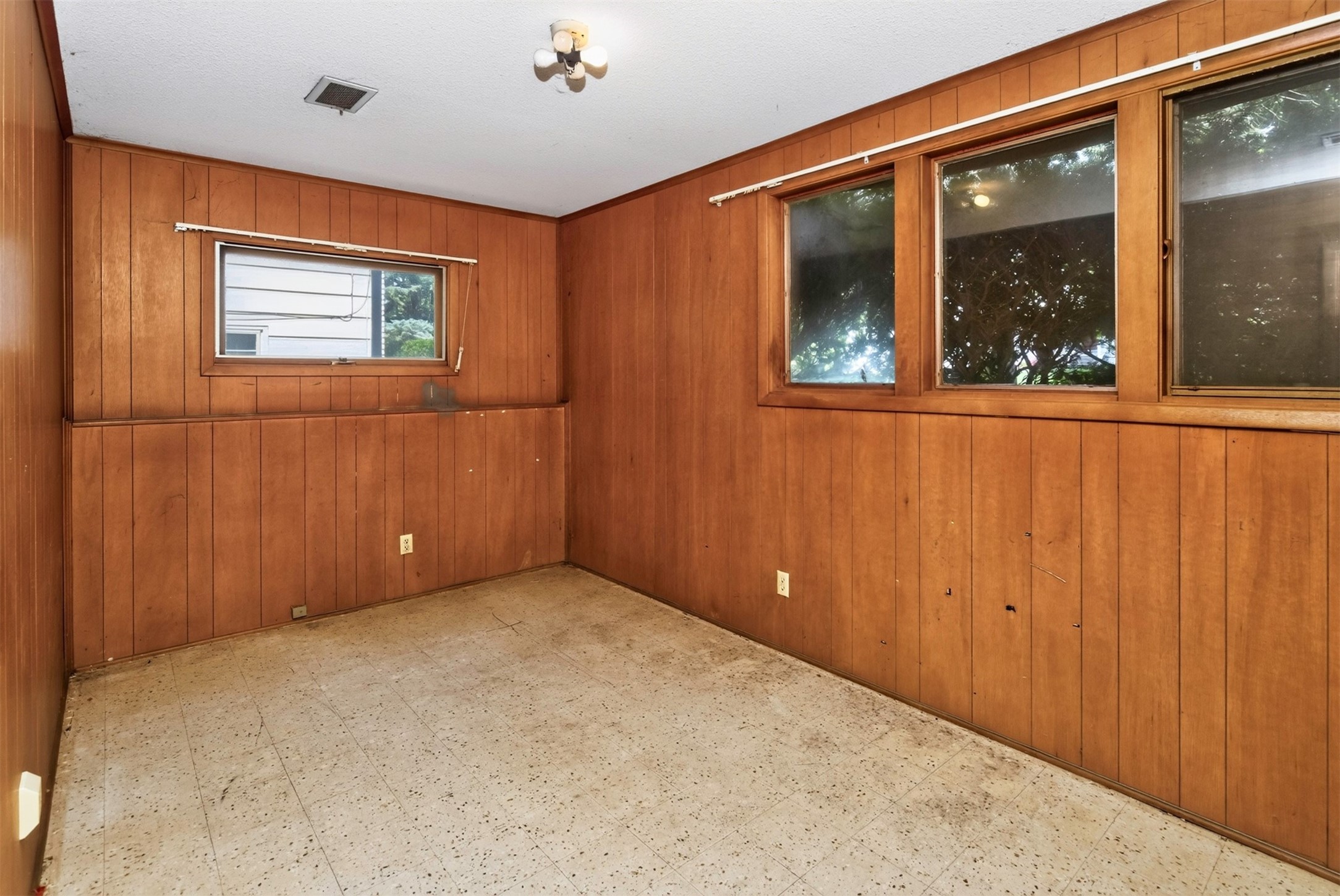 6514 Lincoln Avenue Property Photo 21