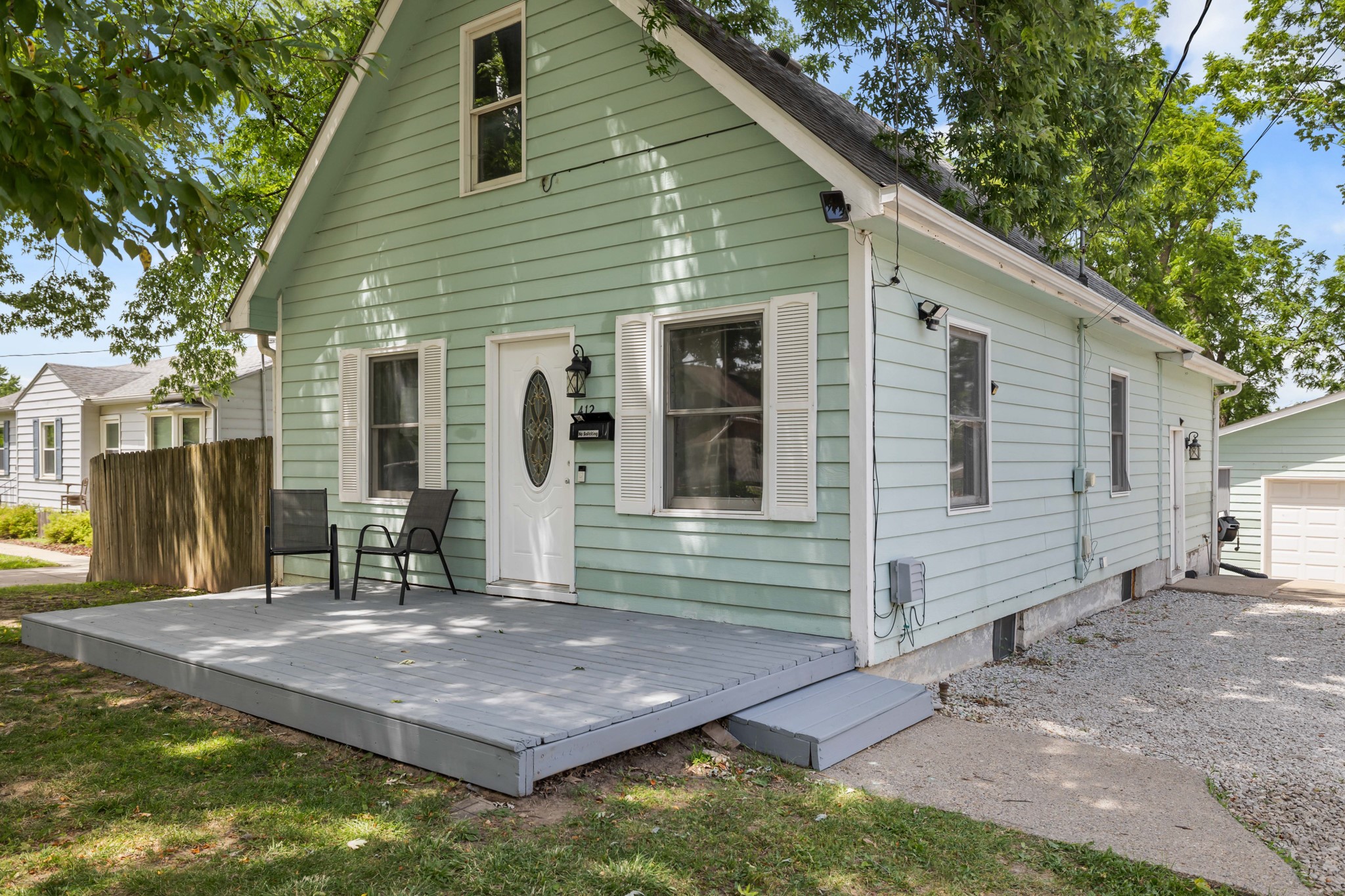 412 E Gray Street Property Photo 3