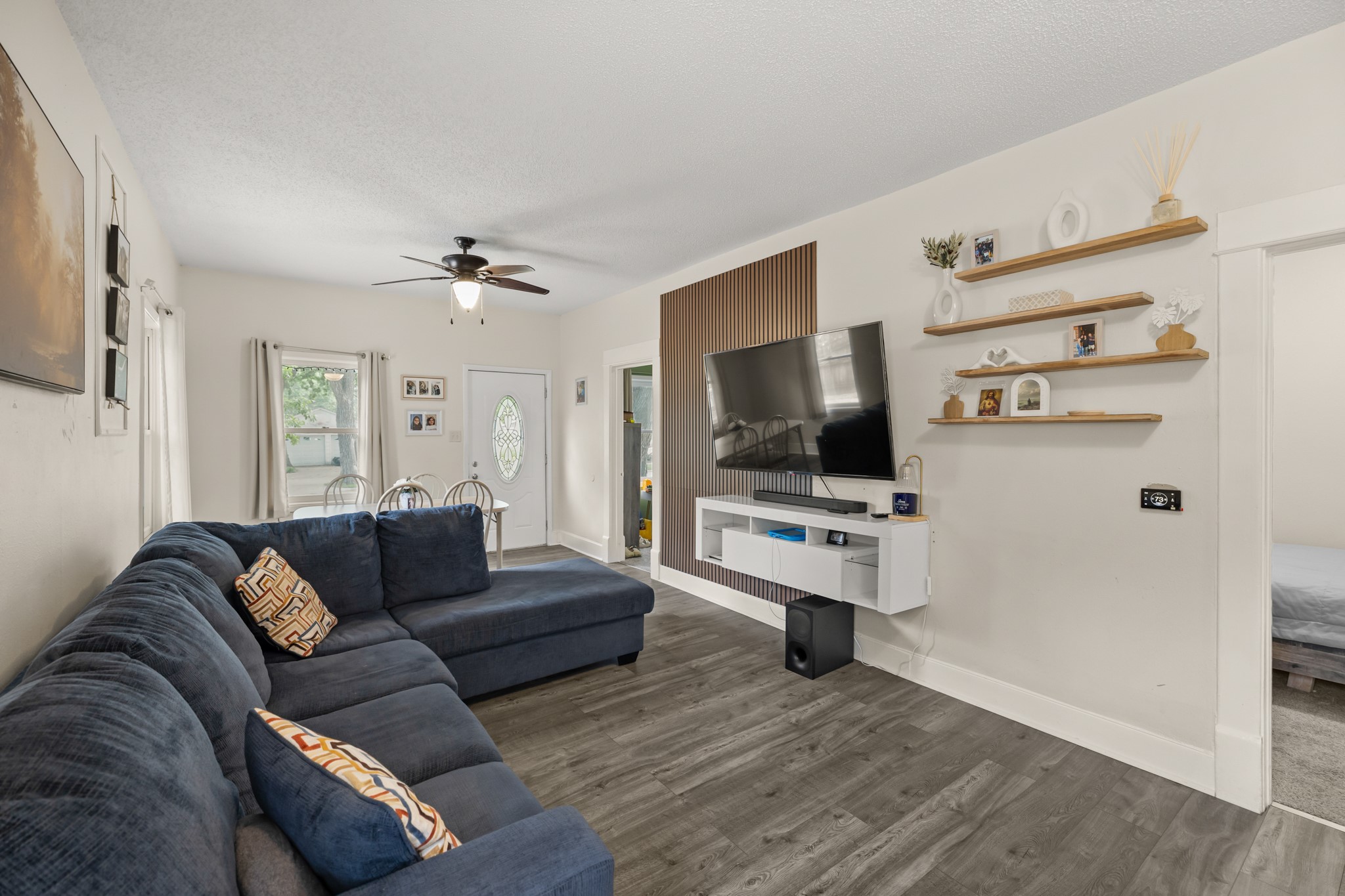 412 E Gray Street Property Photo 6