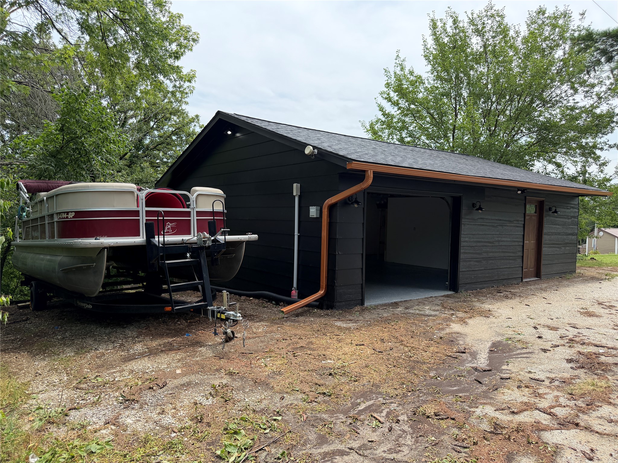 8422 Meadow Wood Drive Property Photo 12
