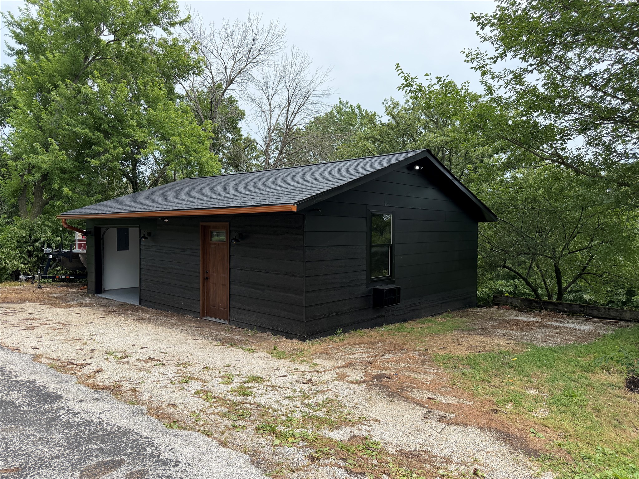 8422 Meadow Wood Drive Property Photo 13