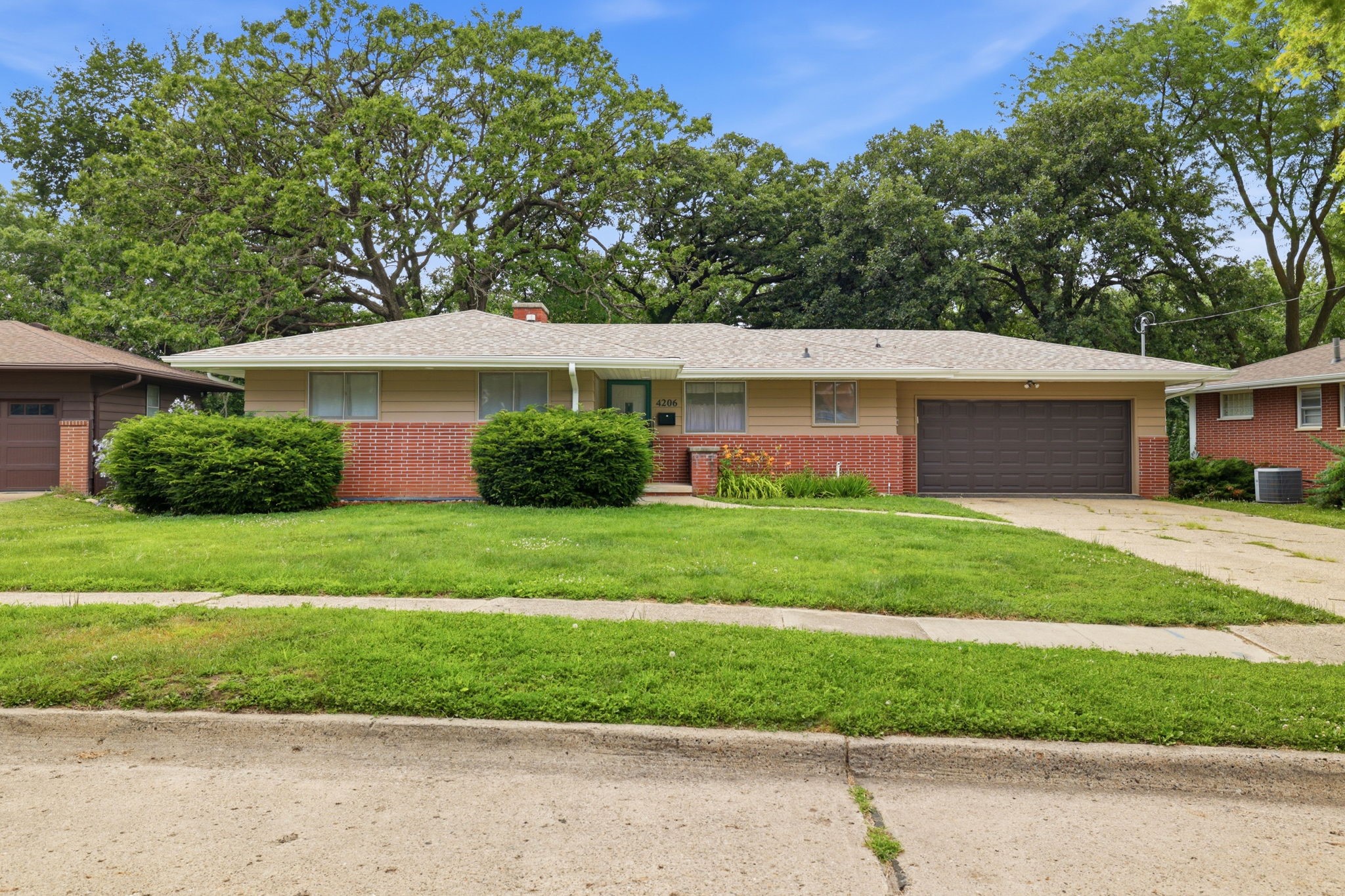 4206 43rd Street Property Photo 1