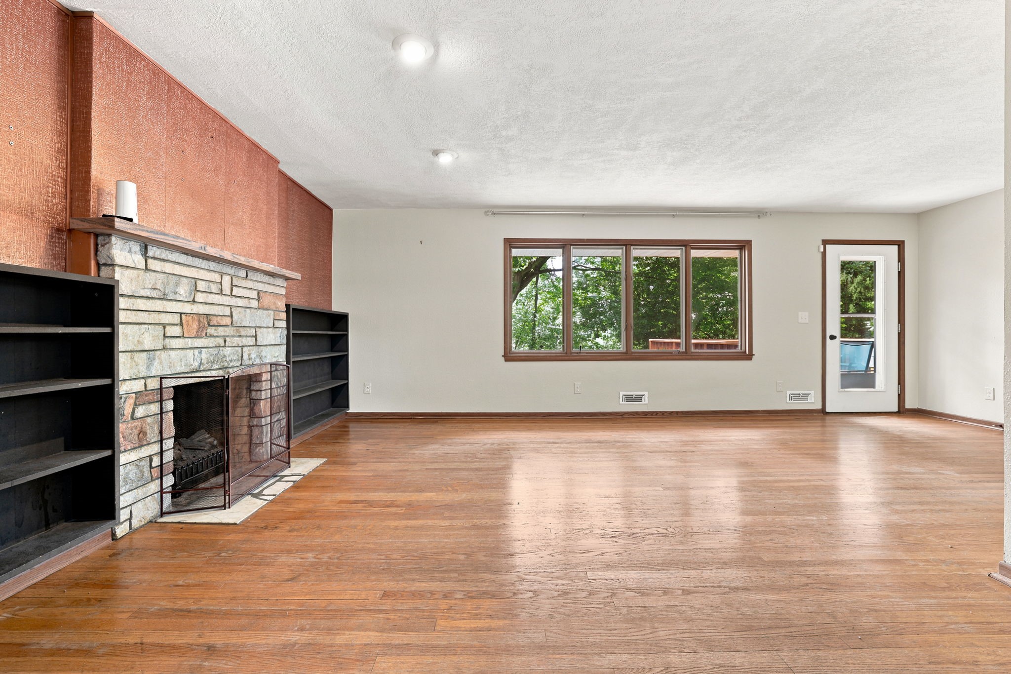 4206 43rd Street Property Photo 2