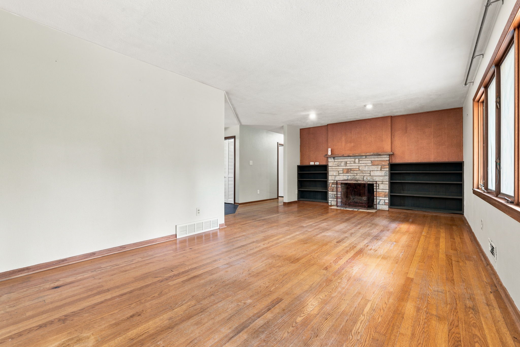 4206 43rd Street Property Photo 3