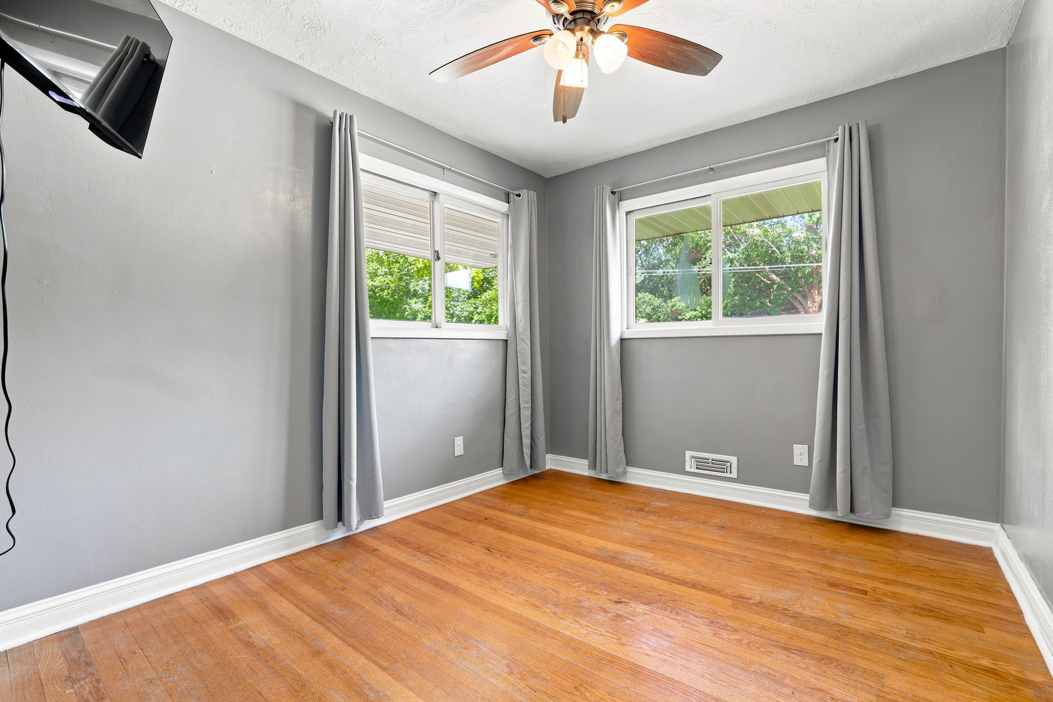 4206 43rd Street Property Photo 8