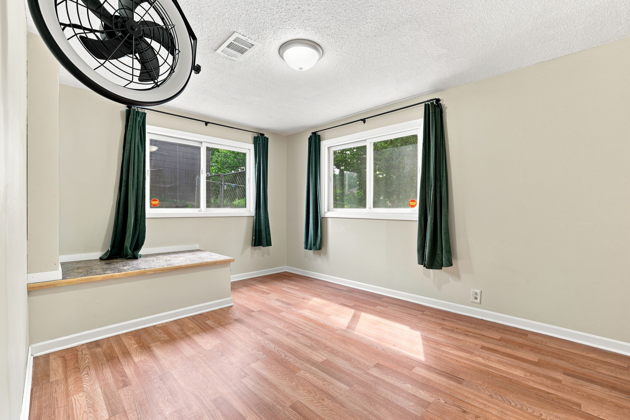 4206 43rd Street Property Photo 12