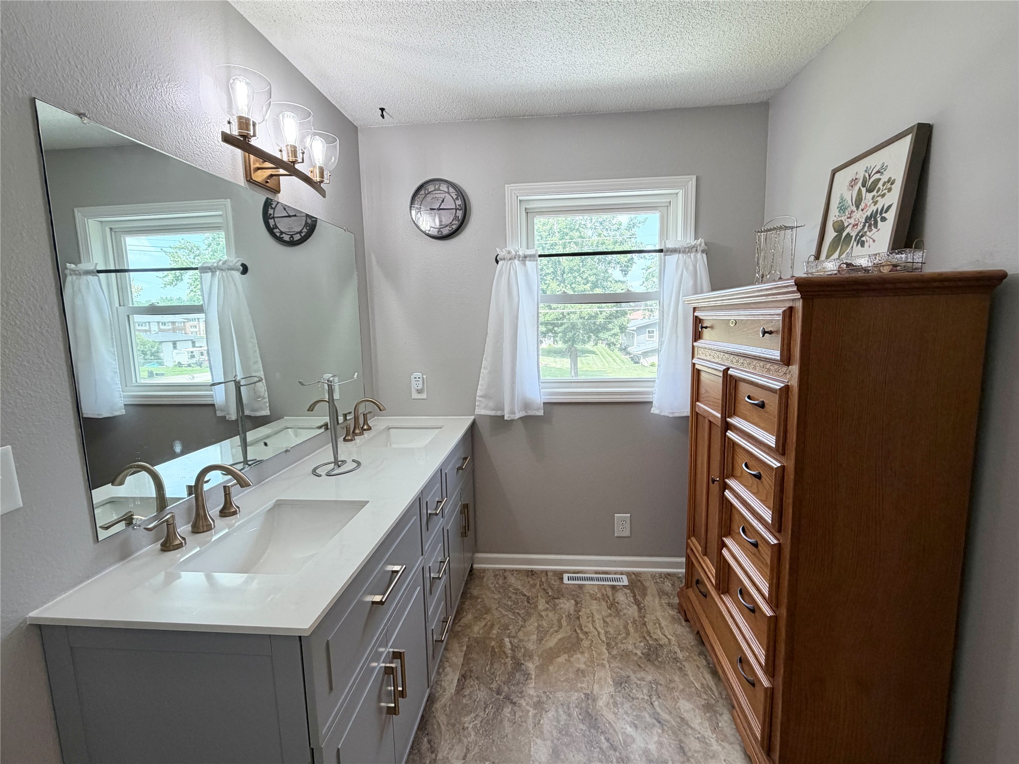 1115 N 9th Avenue E Property Photo 14