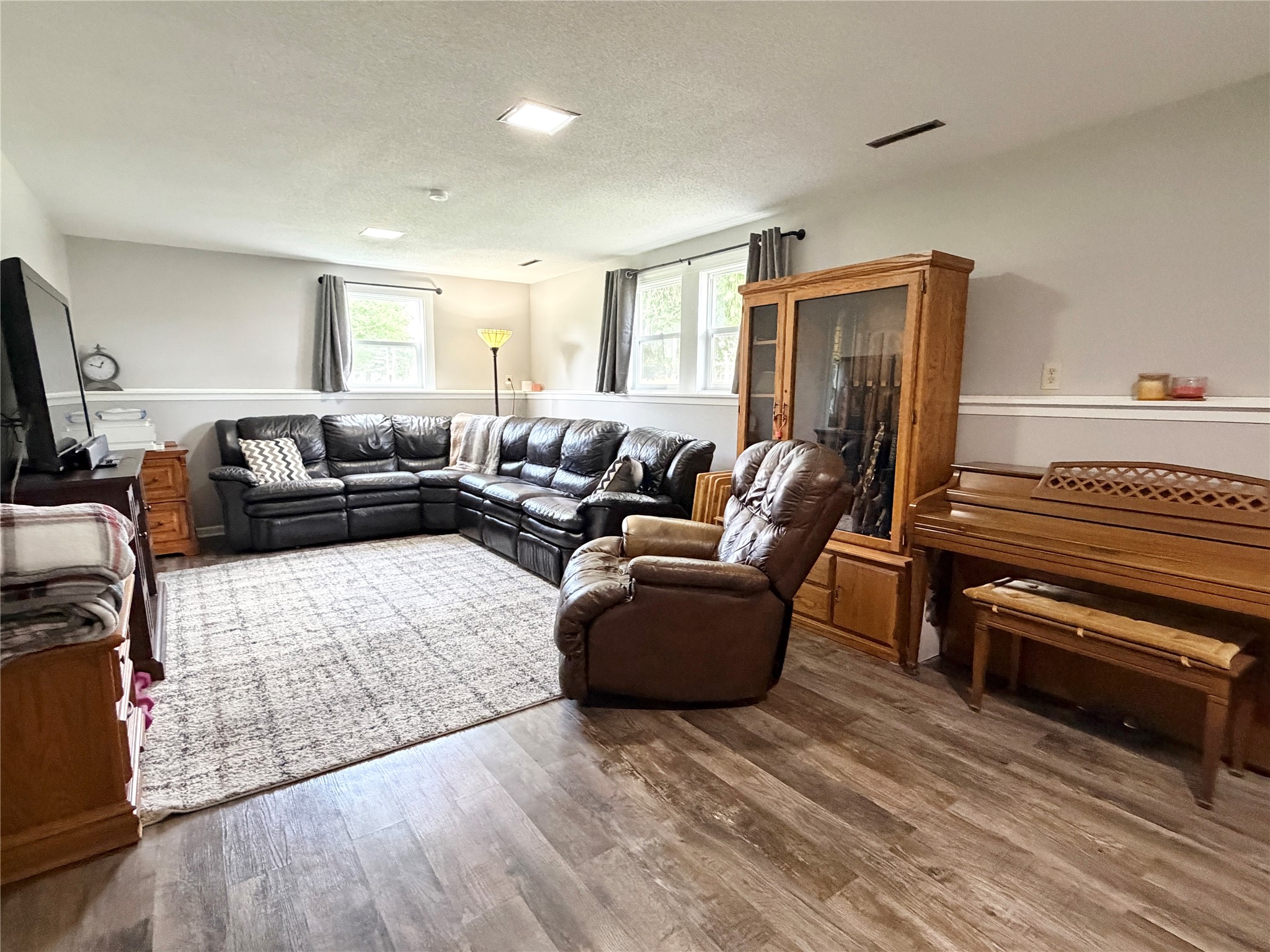 1115 N 9th Avenue E Property Photo 18