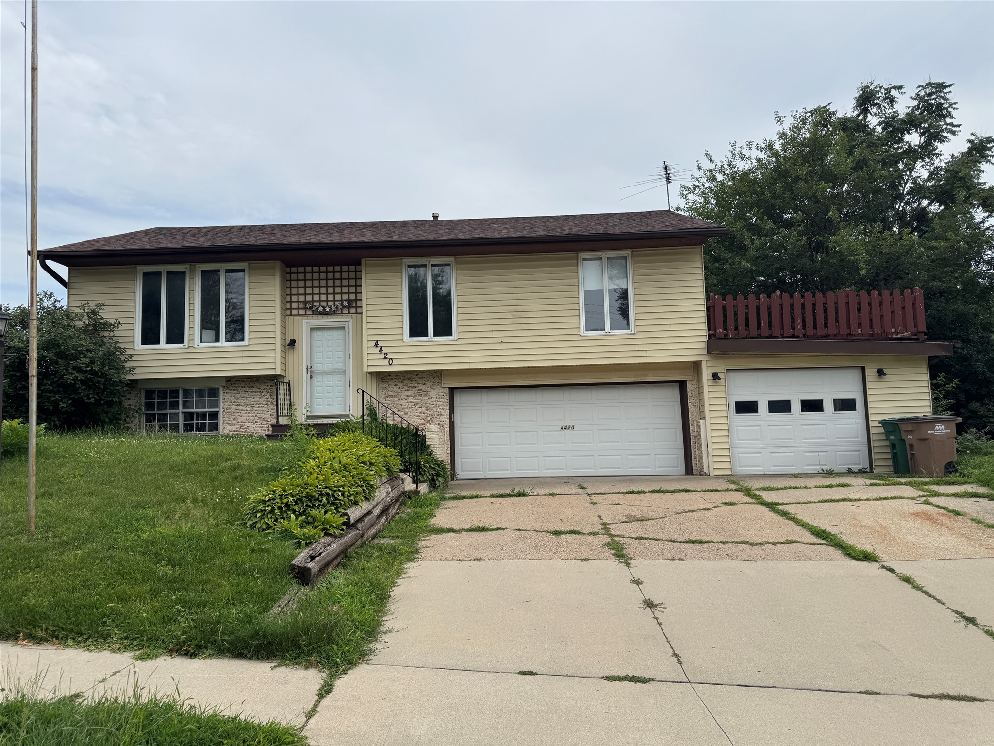 4420 Wakonda Drive Property Photo 1