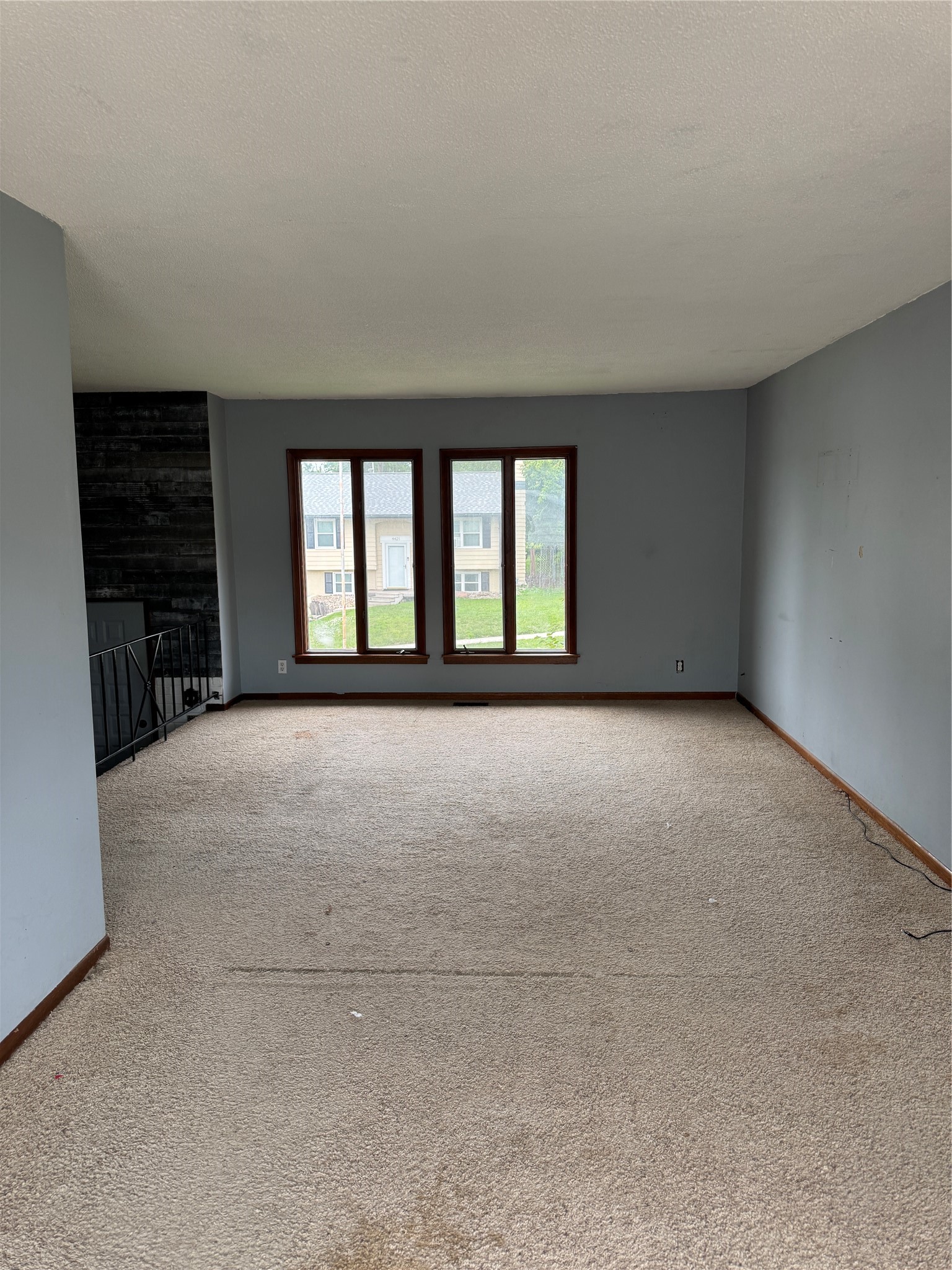4420 Wakonda Drive Property Photo 3