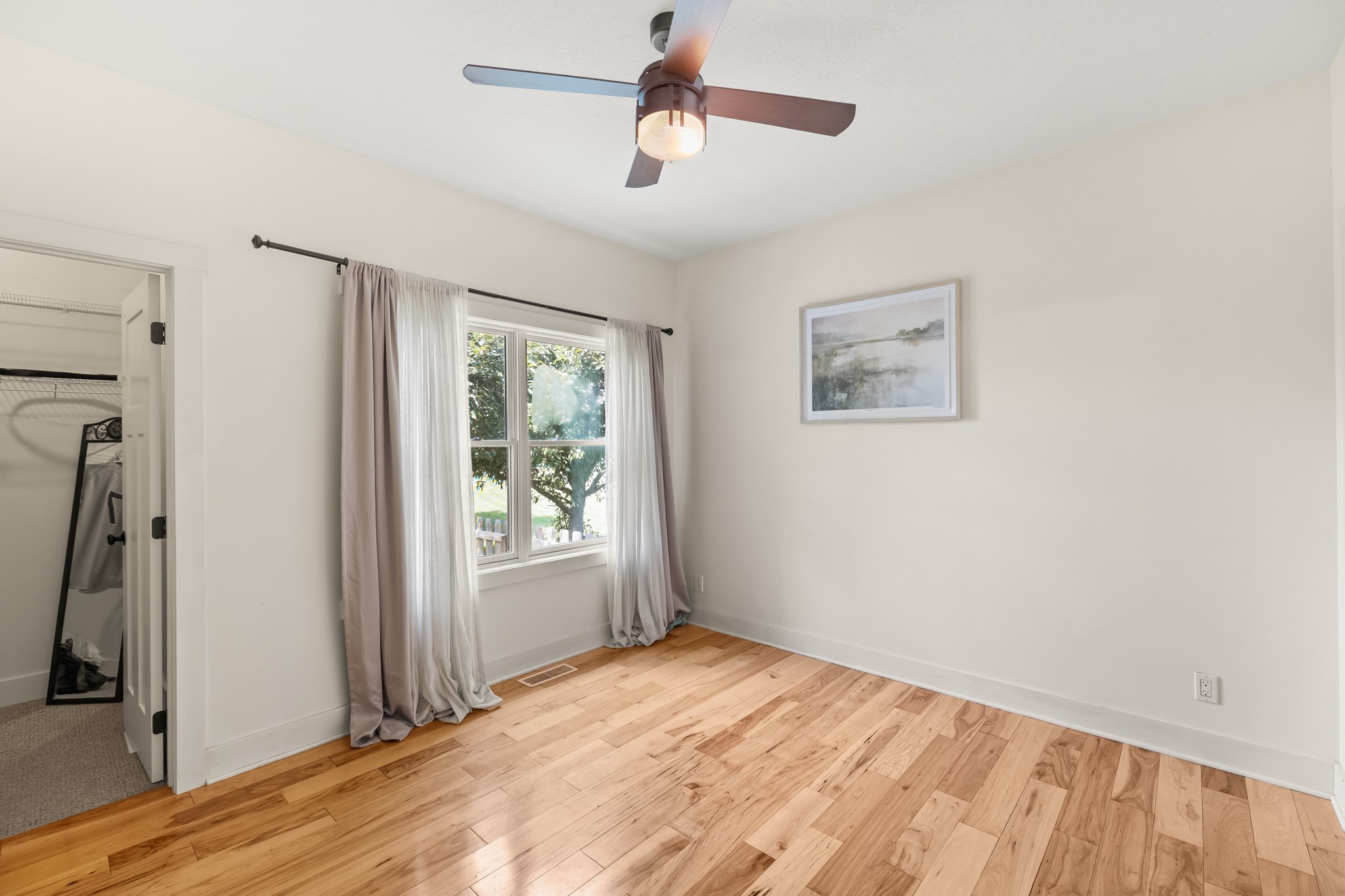 2843 Piccadilly Square Property Photo 17