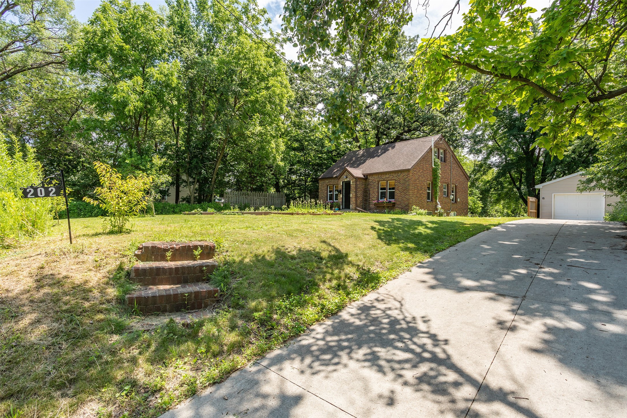 202 Hillside Avenue Property Photo 3