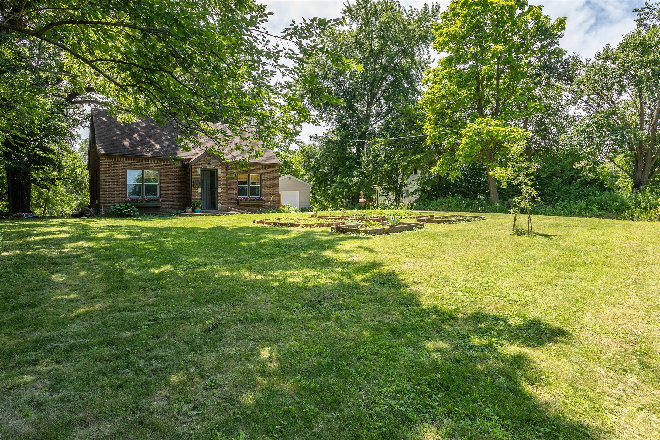 202 Hillside Avenue Property Photo 4