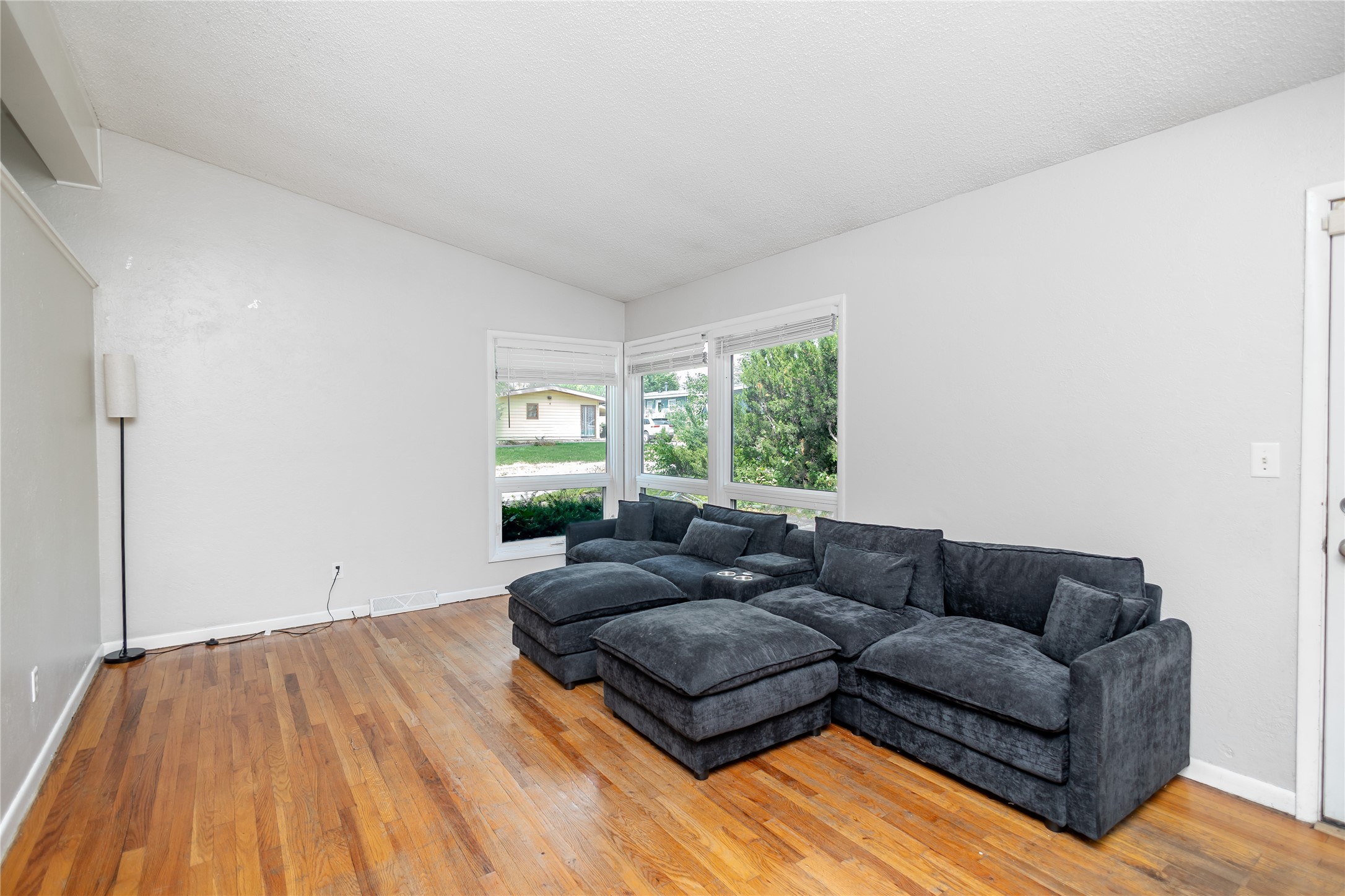 2507 E Tiffin Avenue Property Photo 3