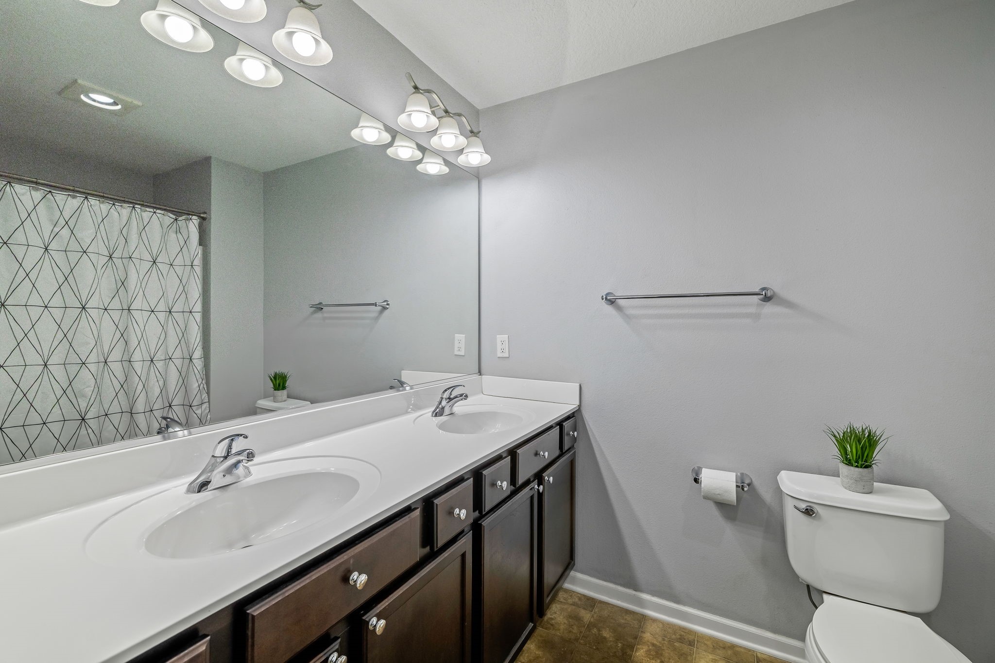 4929 Richmond Avenue Property Photo 23