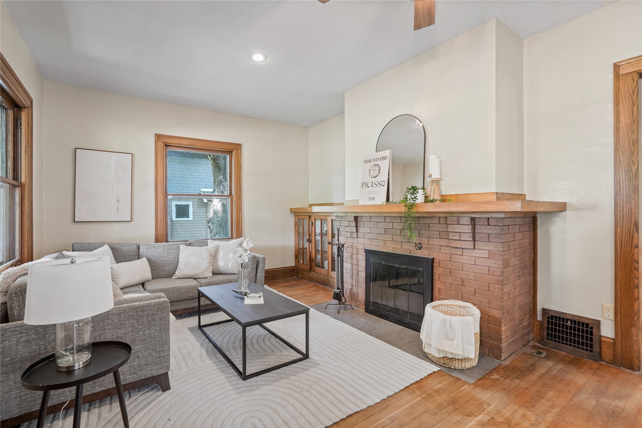 1323 46th Street Property Photo 6