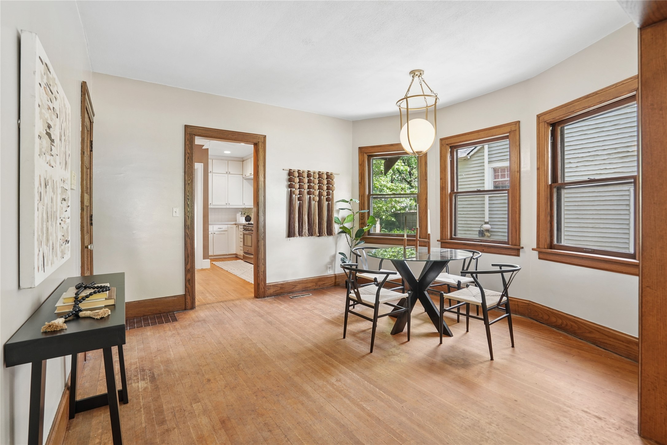 1323 46th Street Property Photo 11