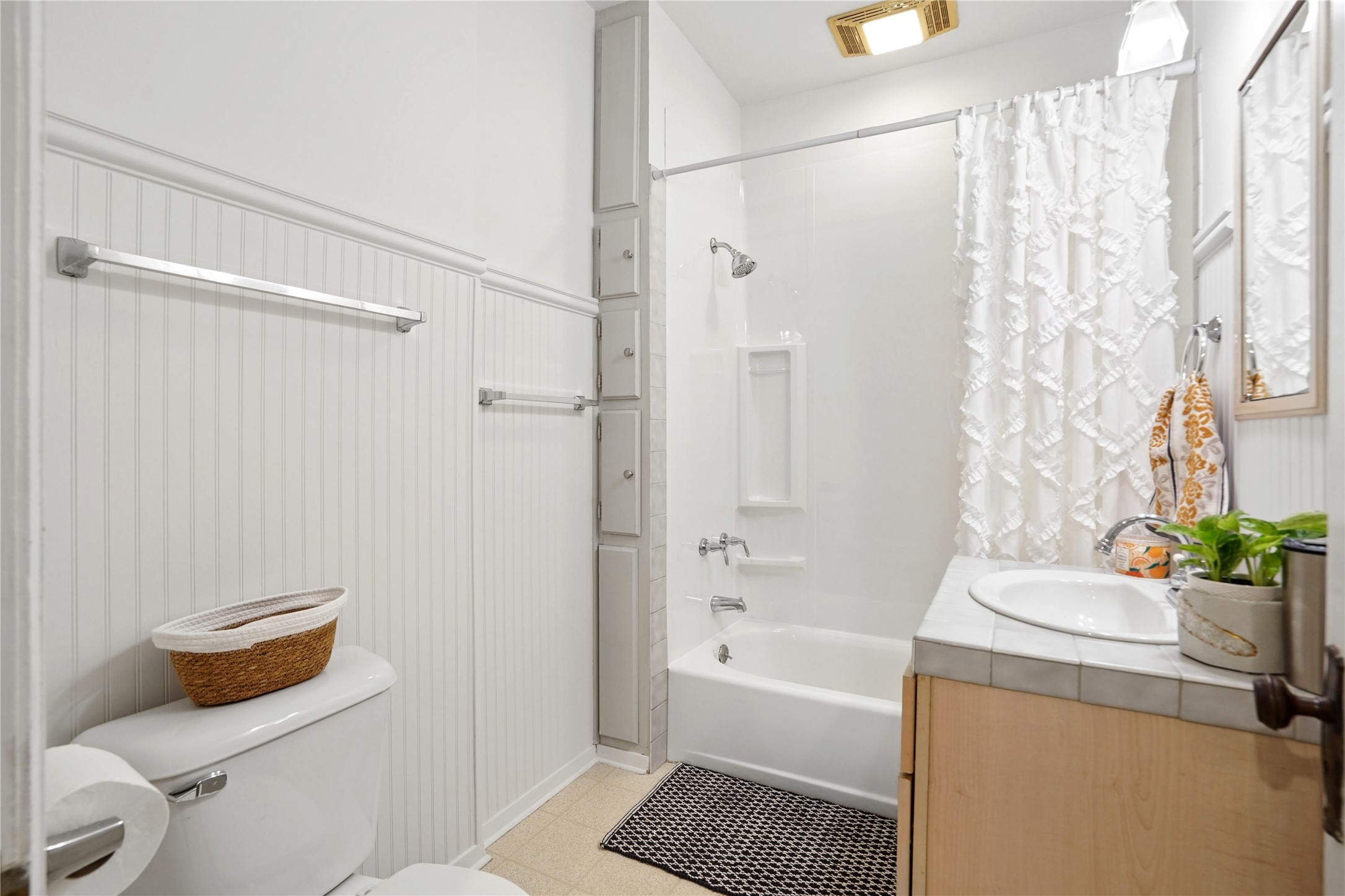 1323 46th Street Property Photo 17
