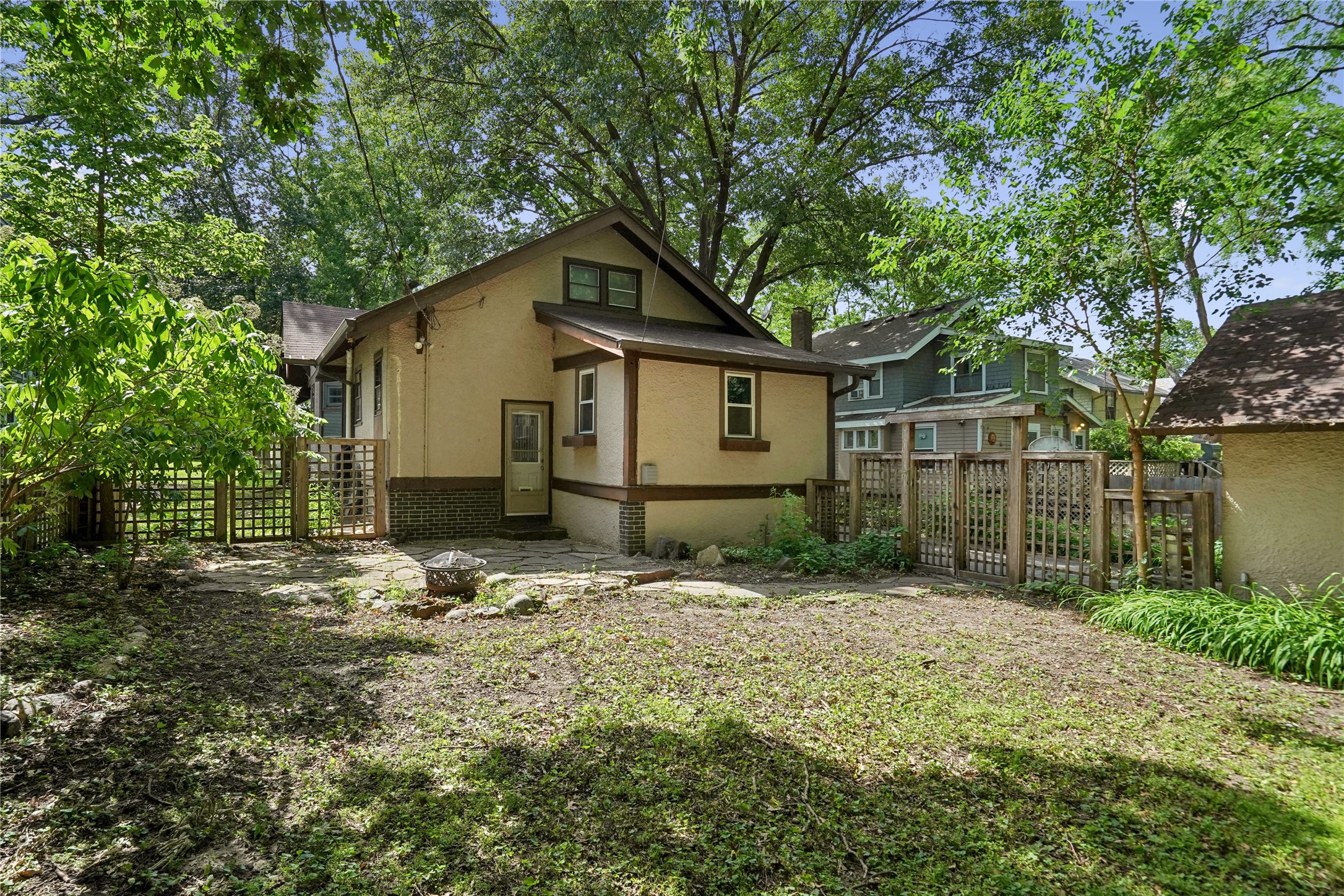 1323 46th Street Property Photo 24