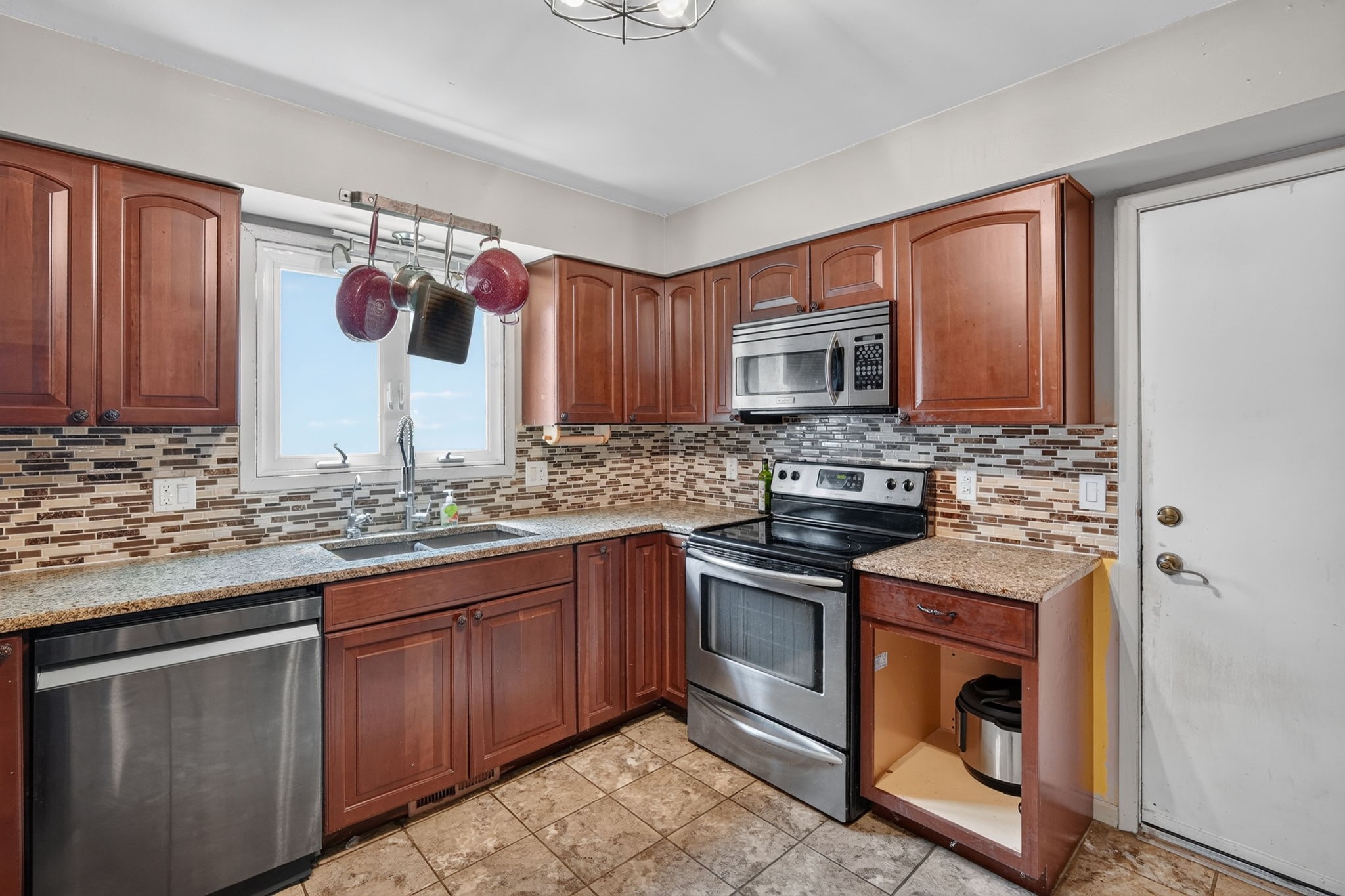 3889 92nd Drive Property Photo 11