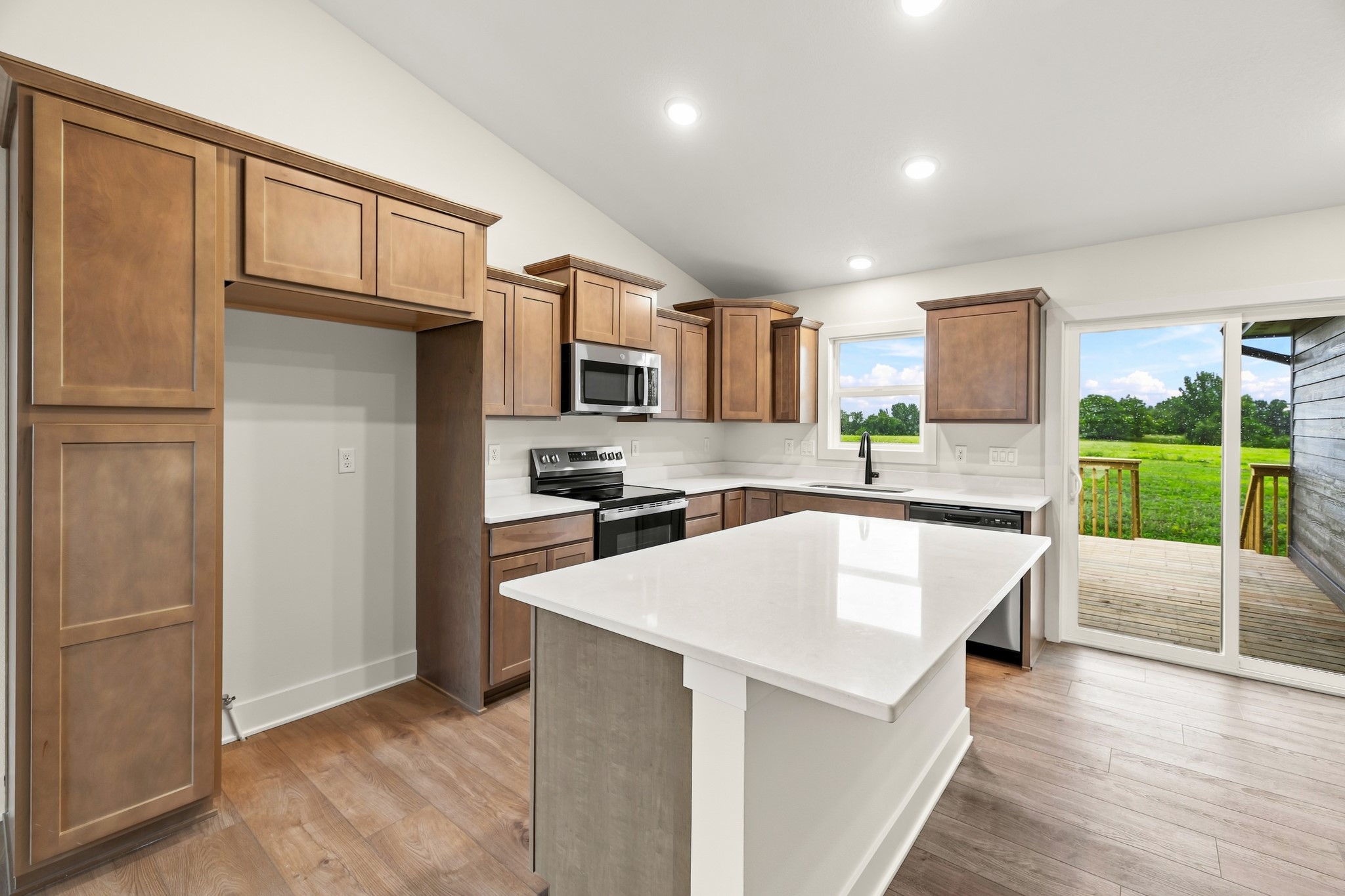 1003 Shady Lane Drive Property Photo 12