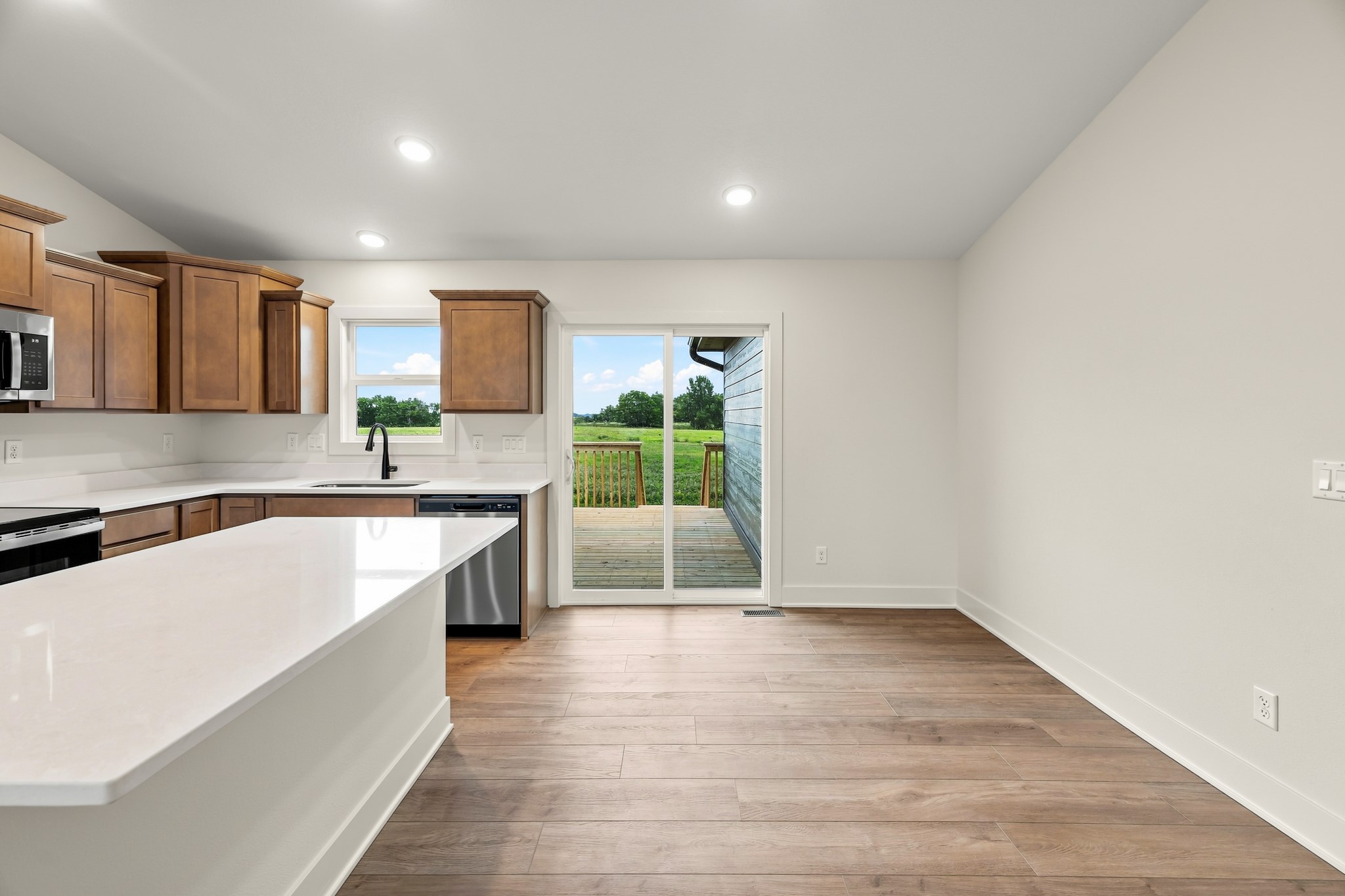 1003 Shady Lane Drive Property Photo 13