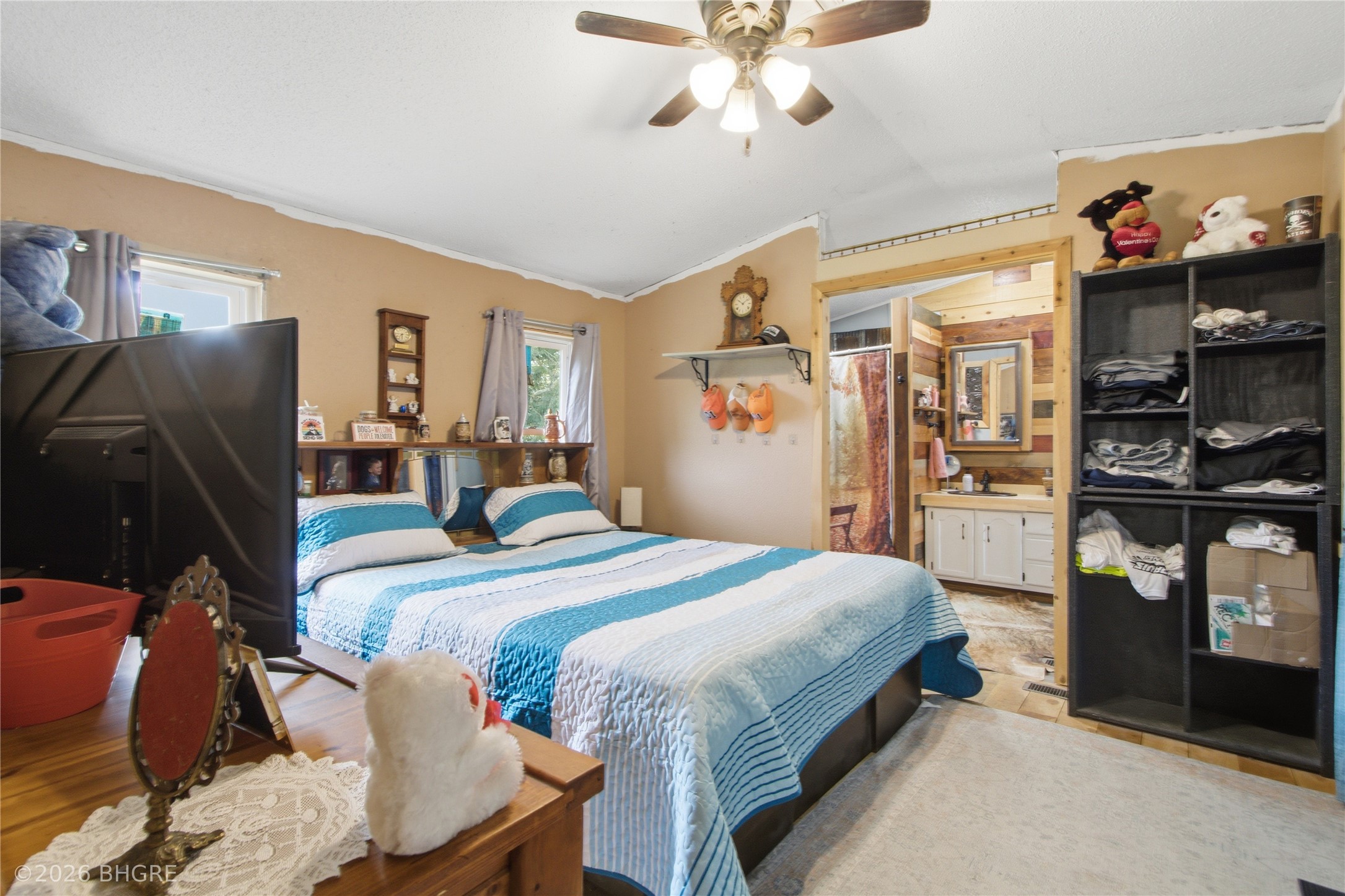 8456 Outer Drive Property Photo 11