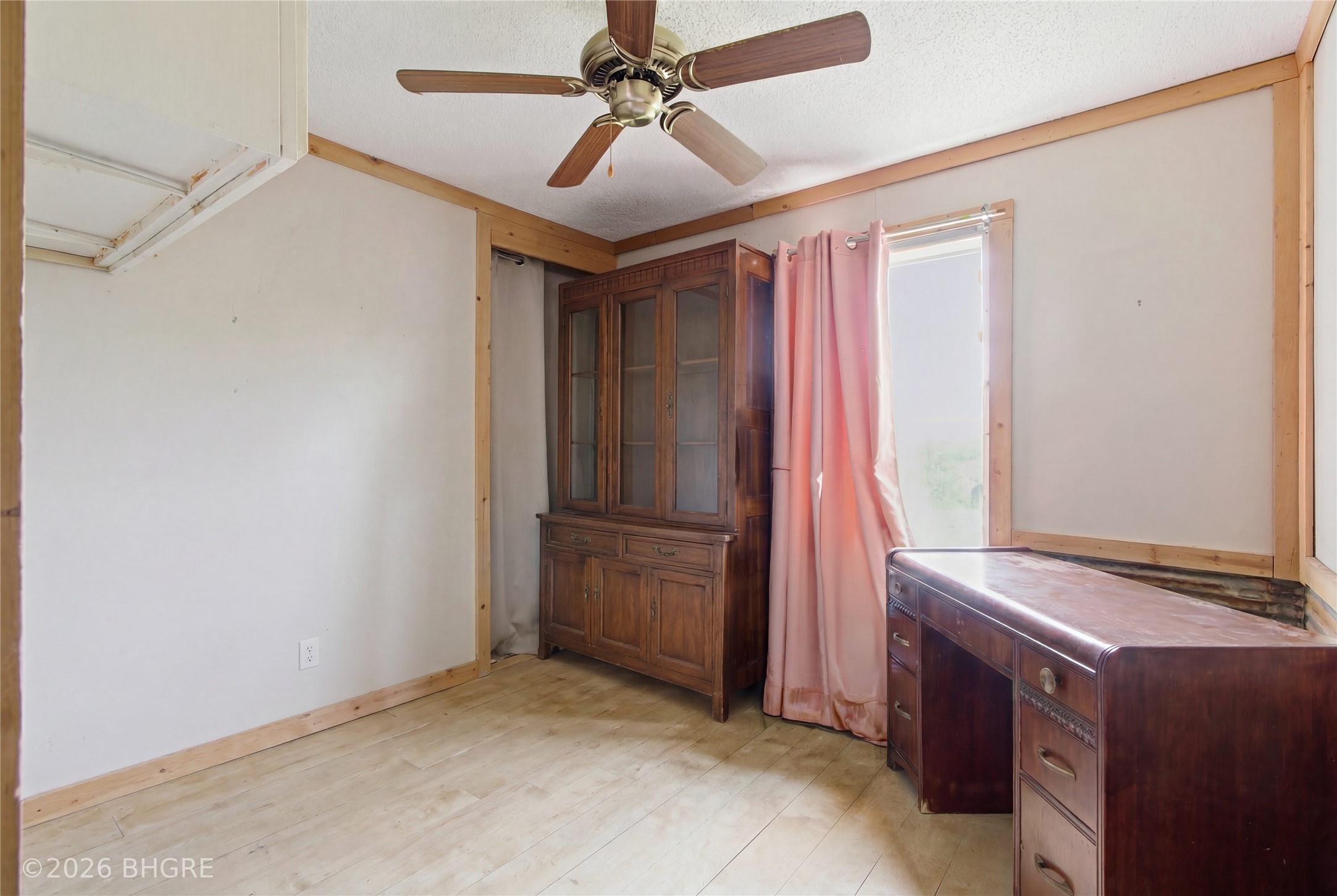 8456 Outer Drive Property Photo 17