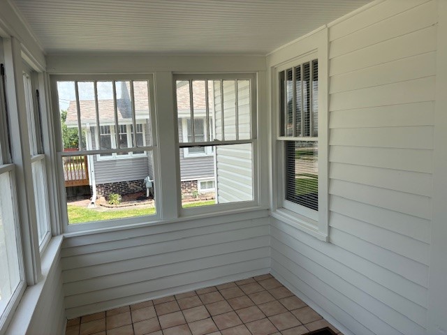 1021 N 5th Avenue E Property Photo 3