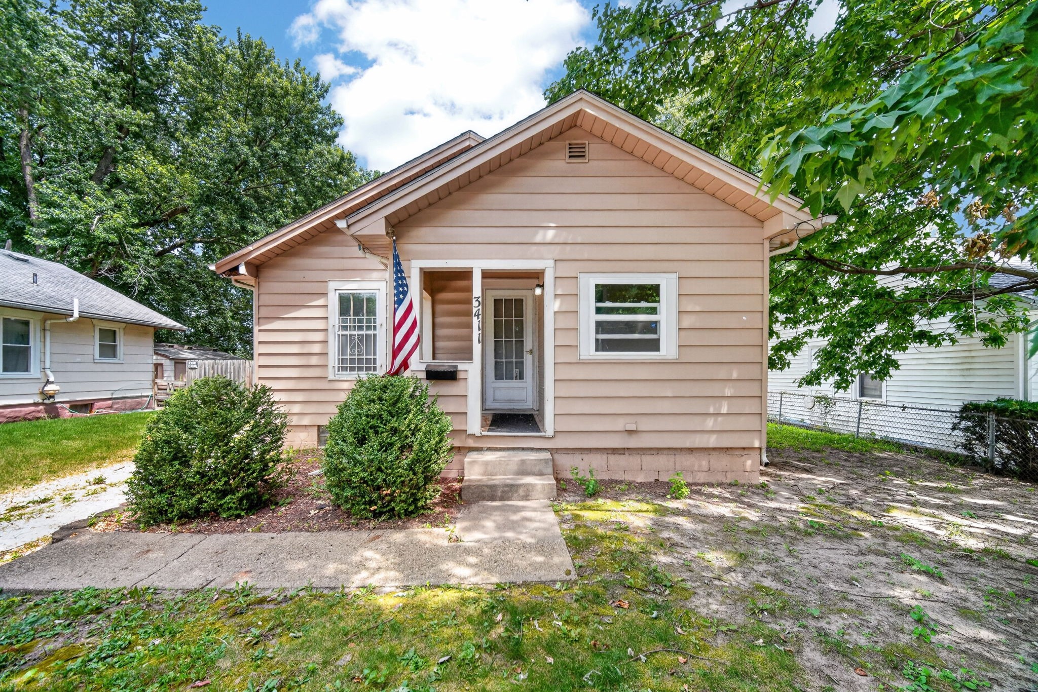 3411 Bowdoin Street Property Photo 1
