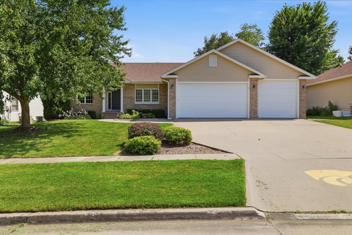 810 William Nowels Circle Property Photo 1