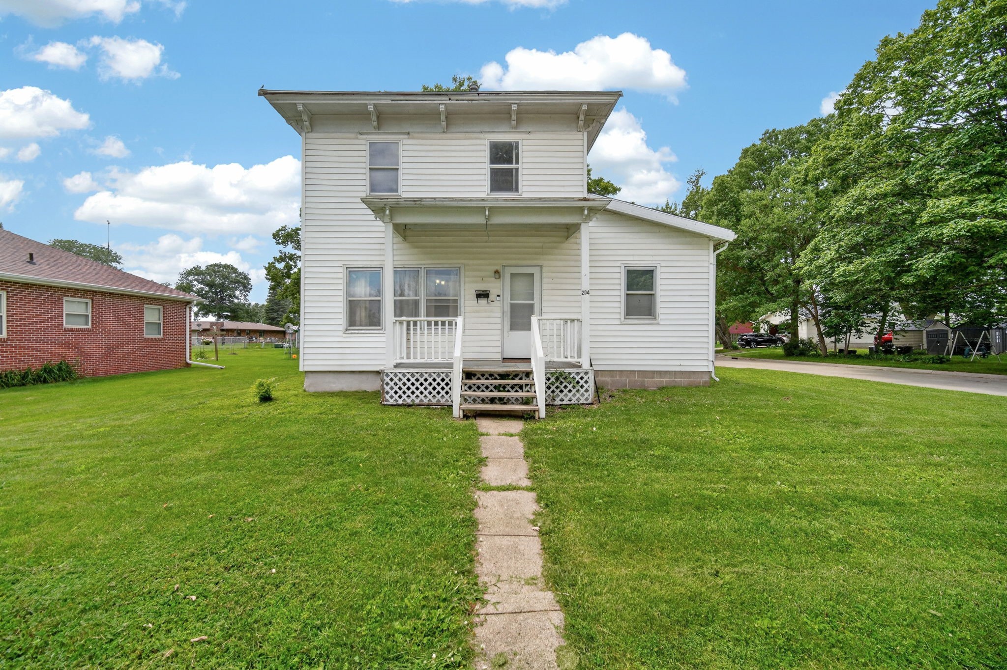 204 S 8th Avenue Property Photo 1