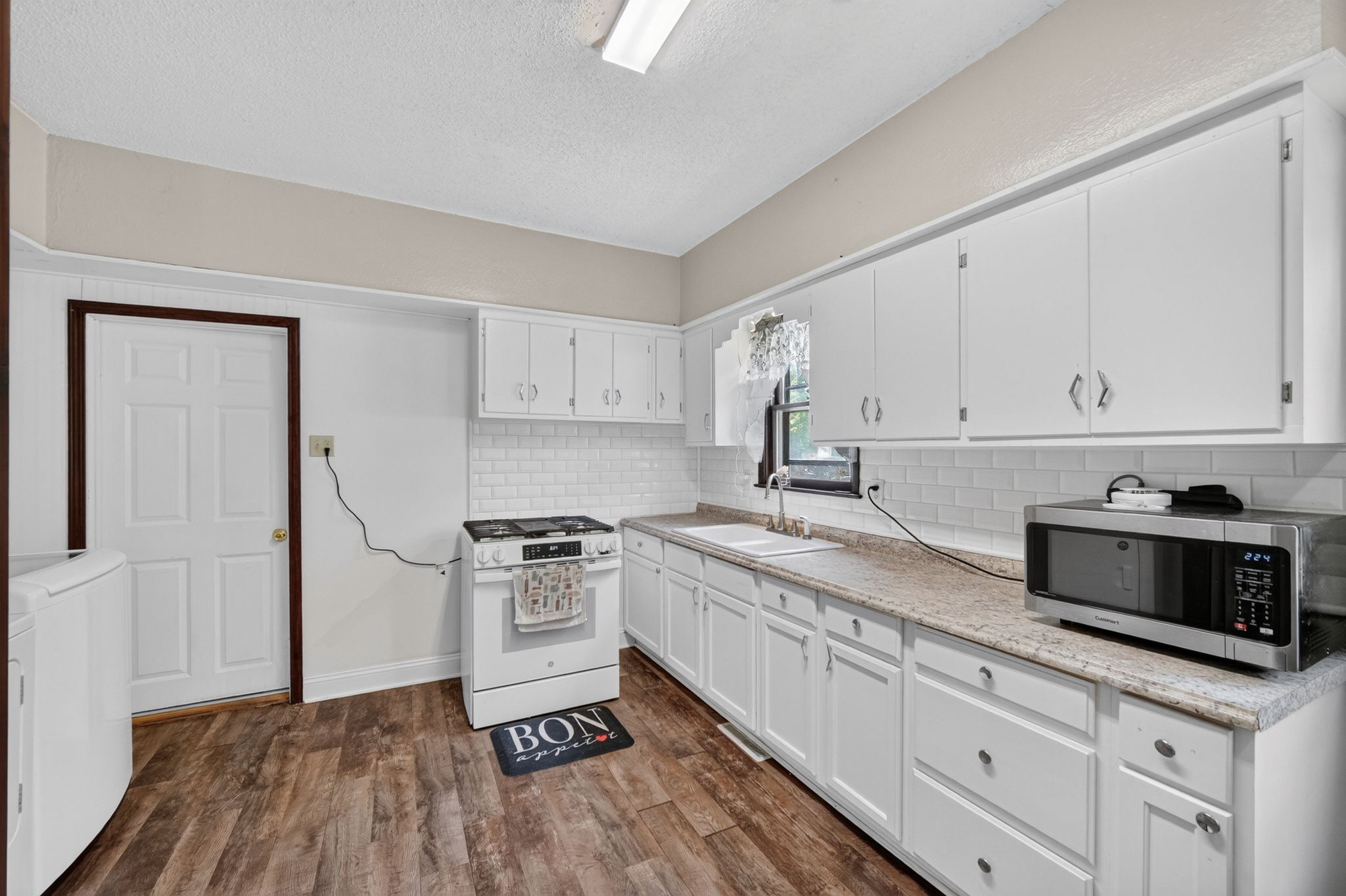 204 S 8th Avenue Property Photo 13