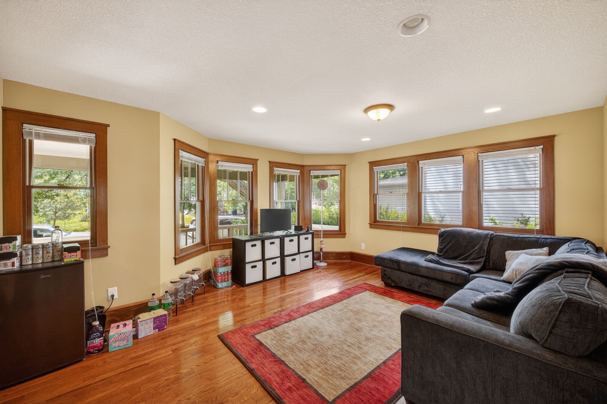 1147 27th Street Property Photo 6