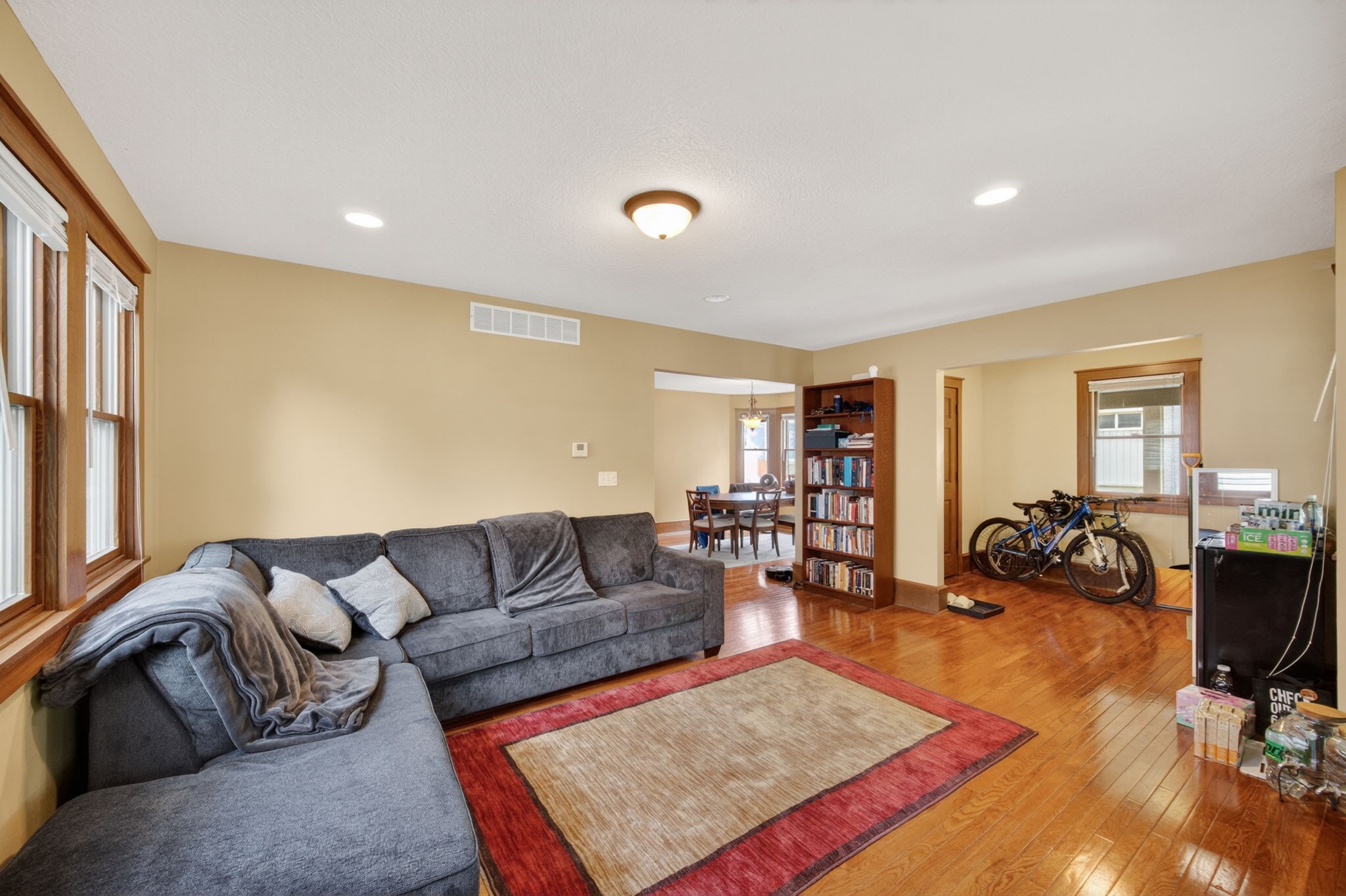 1147 27th Street Property Photo 8