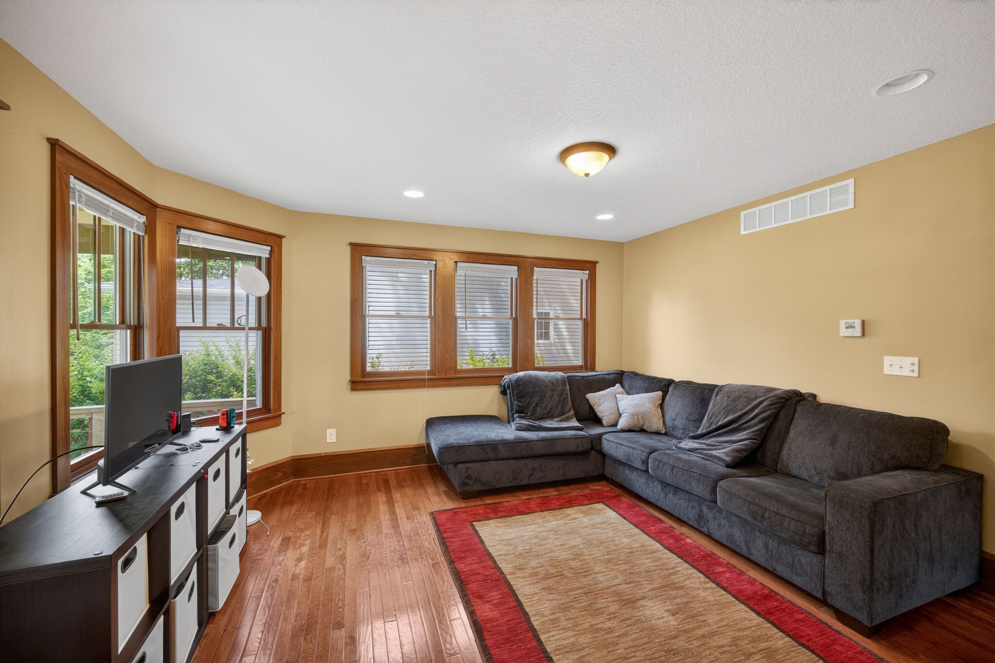 1147 27th Street Property Photo 9