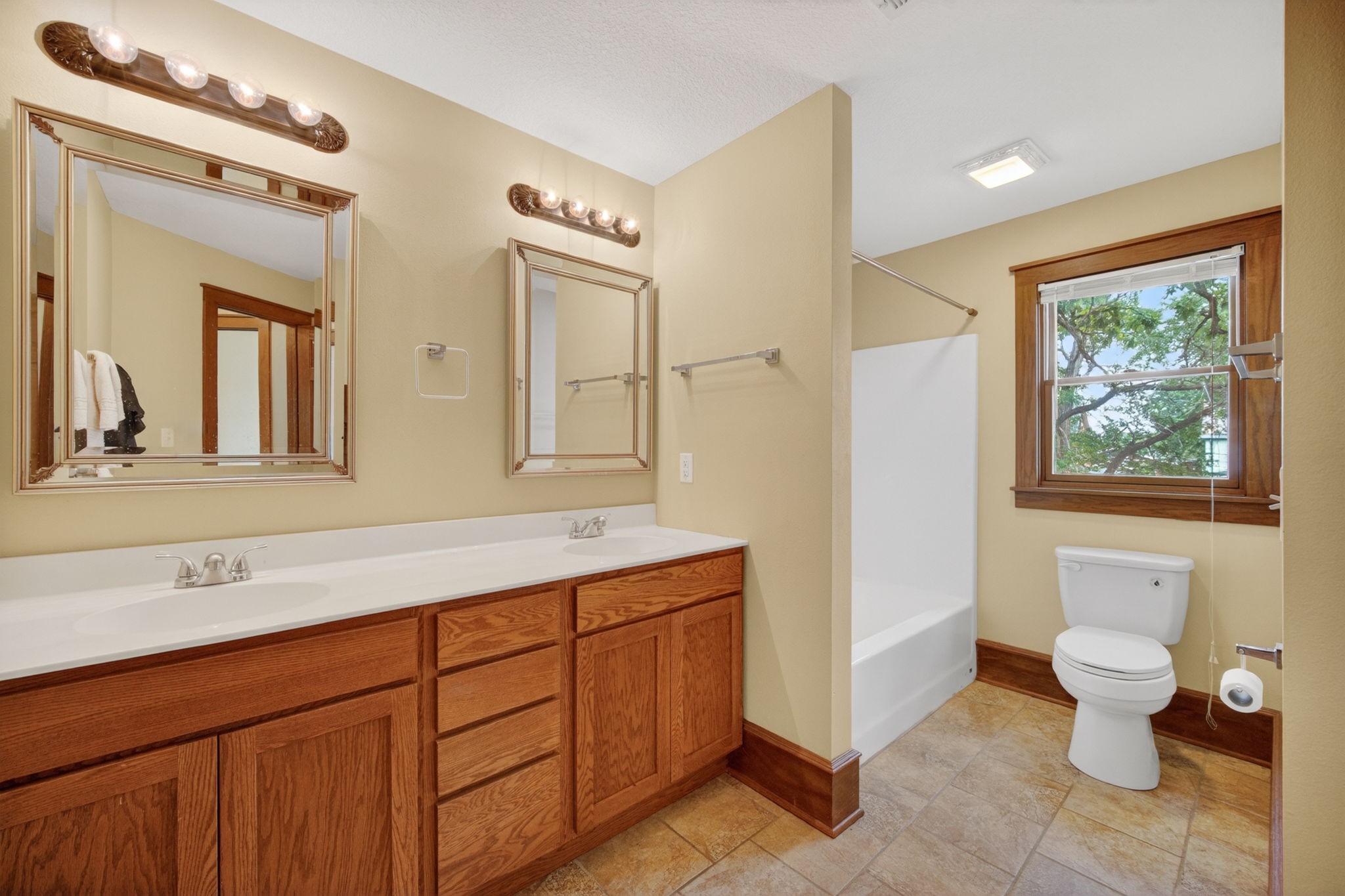 1147 27th Street Property Photo 31