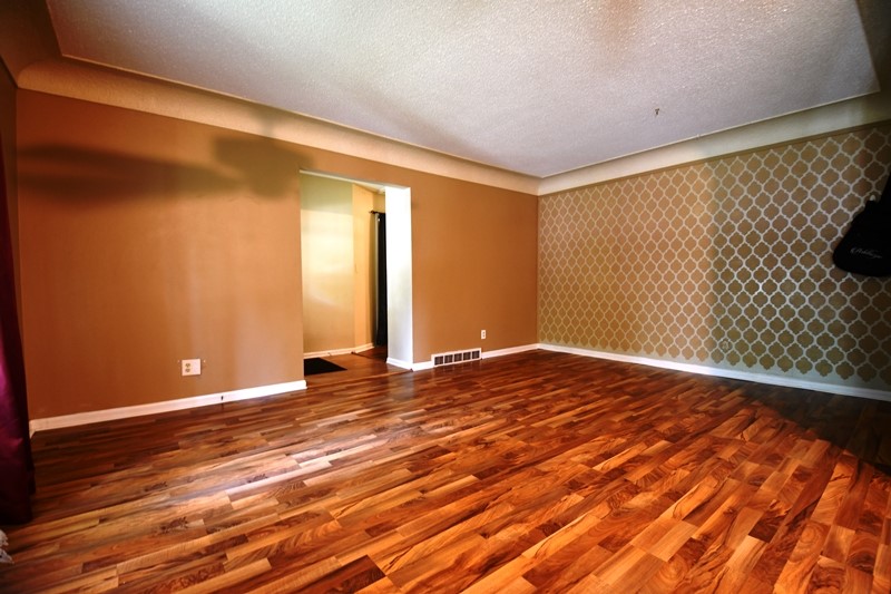 2819 Bennett Avenue Property Photo 3