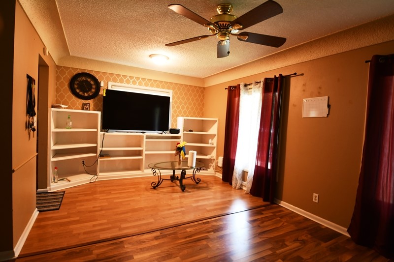 2819 Bennett Avenue Property Photo 4