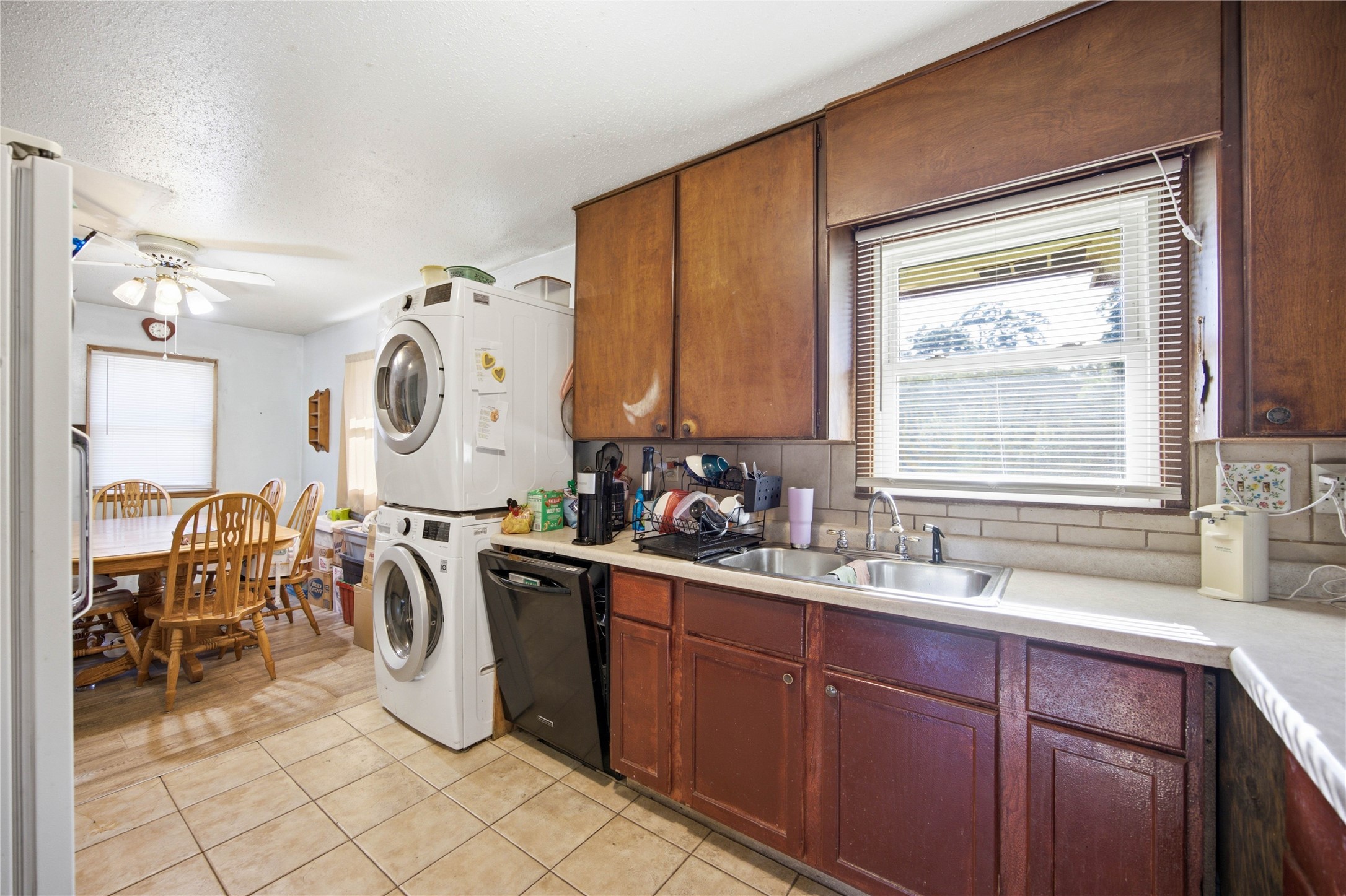 1075 17th Street Property Photo 3