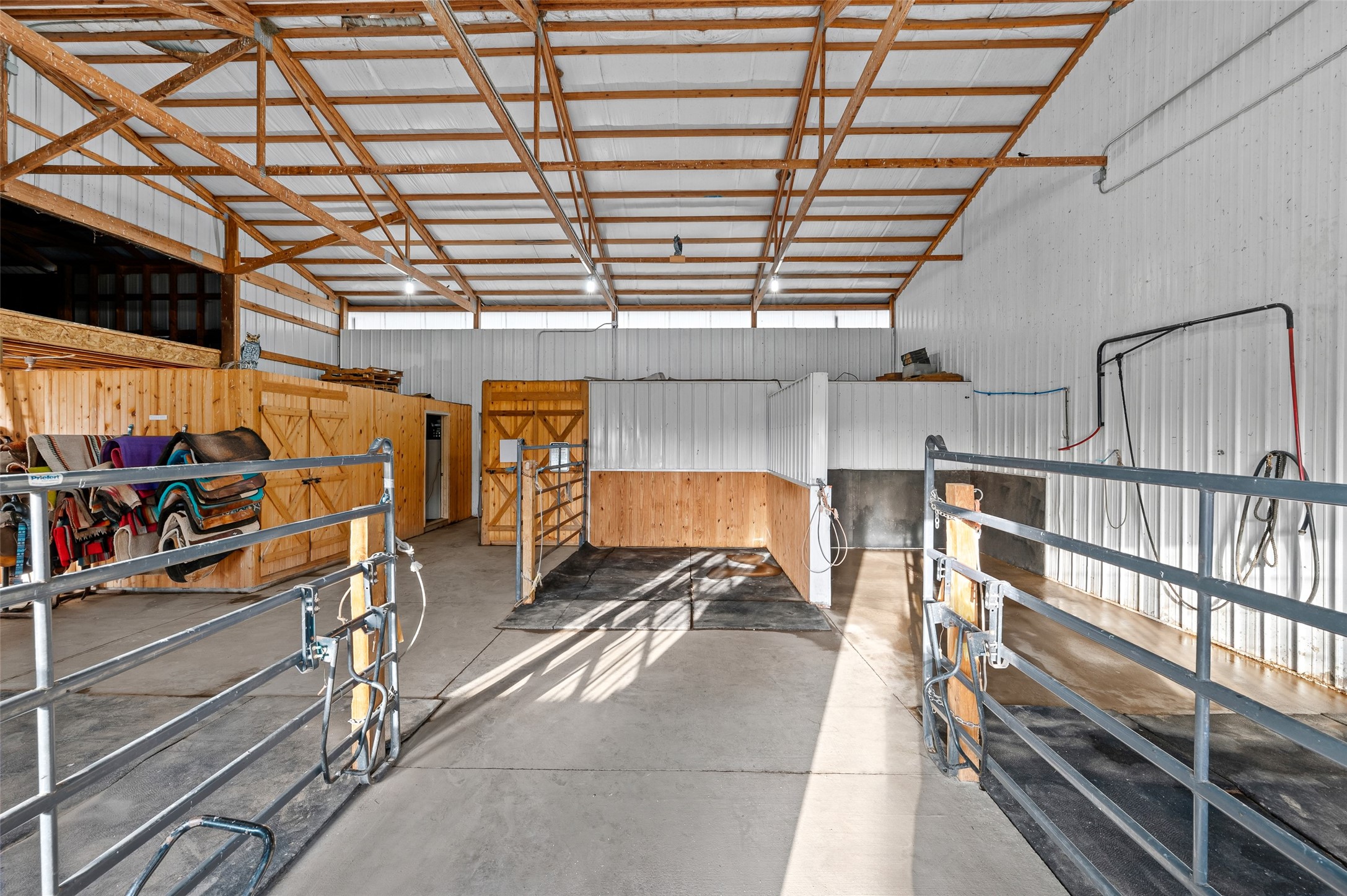 8409/8413 G24 Highway Property Photo 6