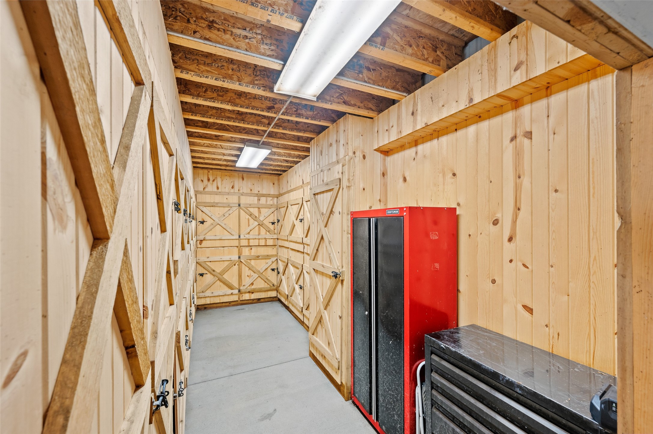 8409/8413 G24 Highway Property Photo 8