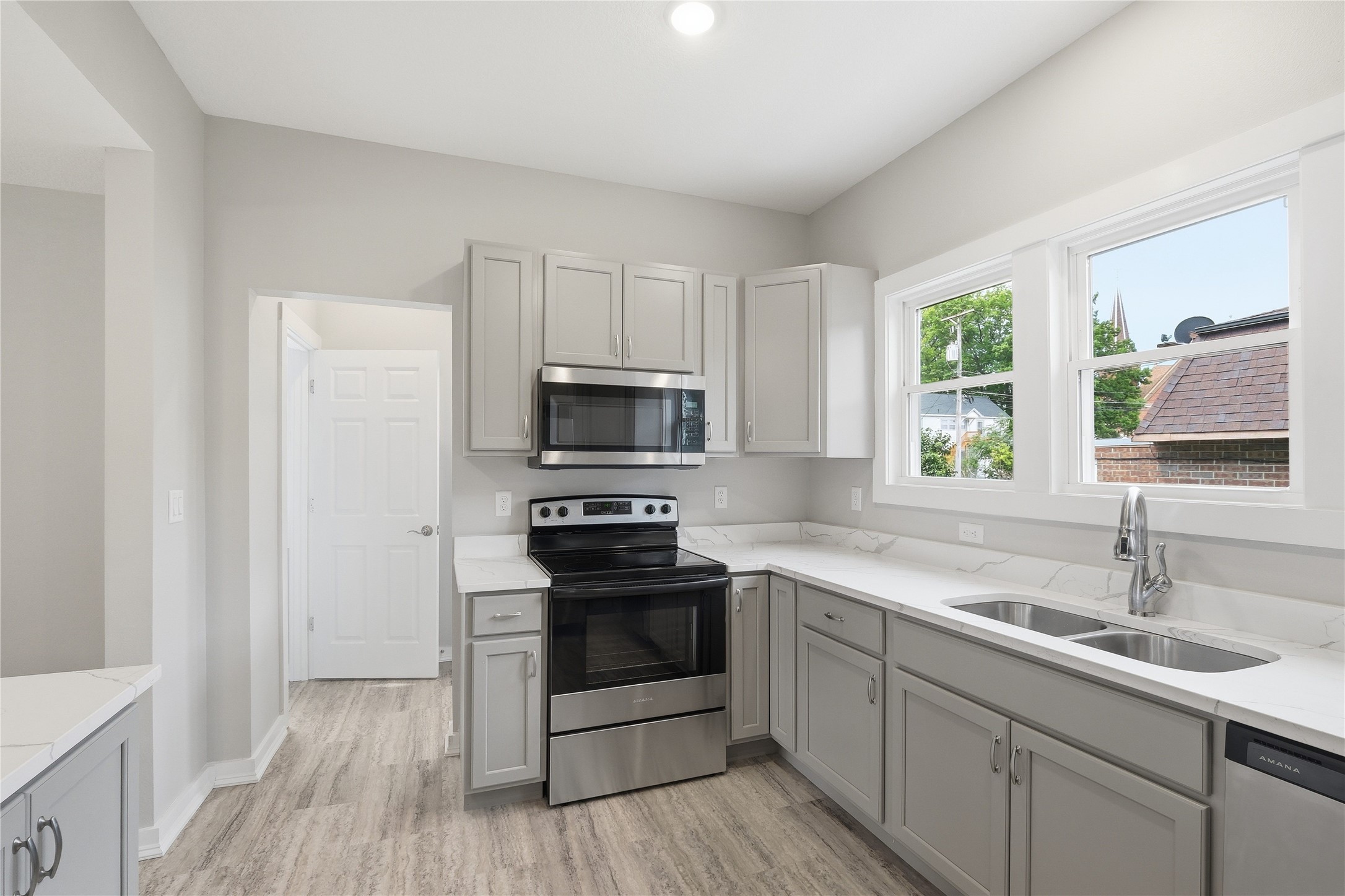 414 E Robinson Street Property Photo 18