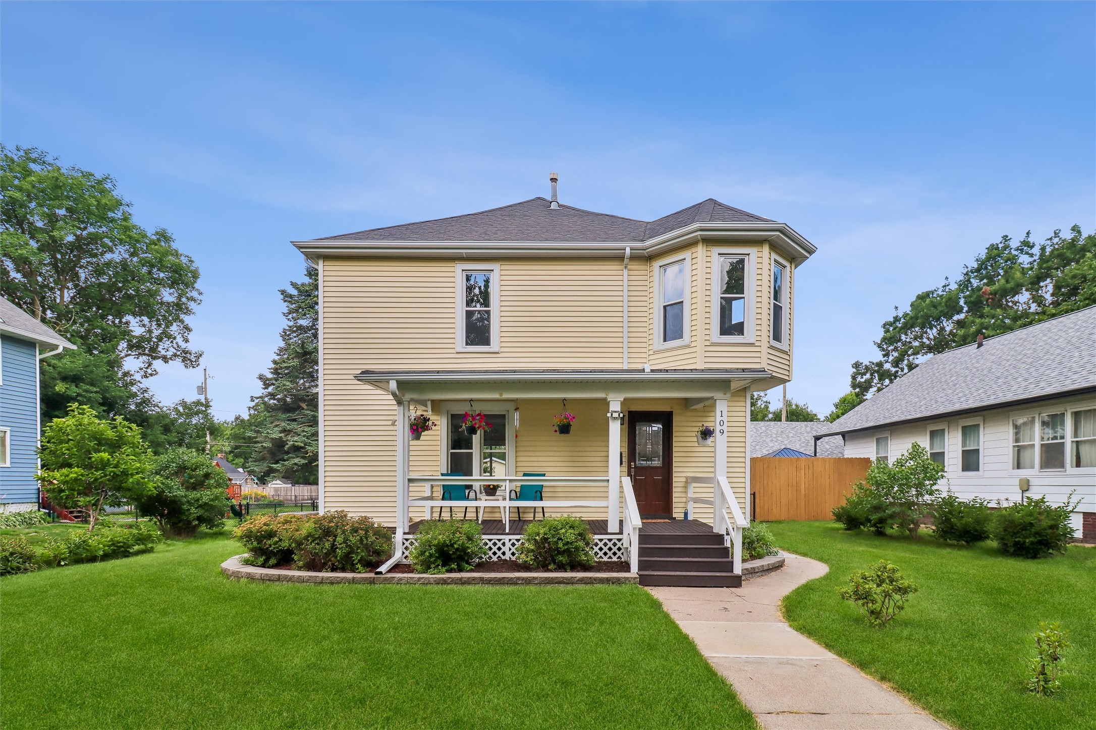 109 S Boone Street Property Photo 1