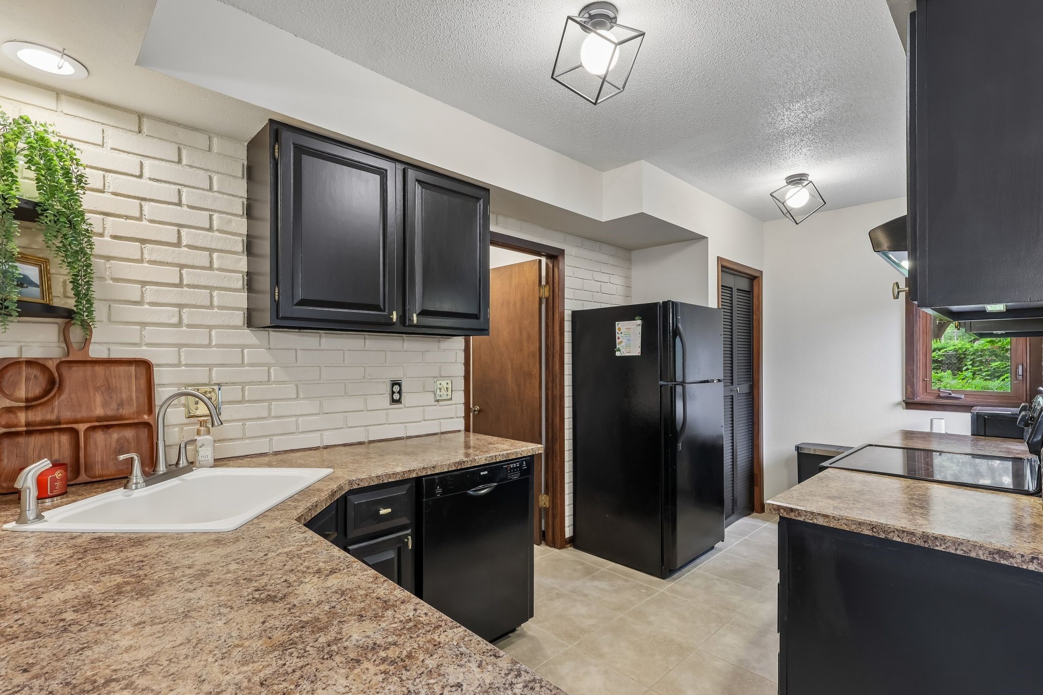 3800 Washington Avenue Property Photo 11
