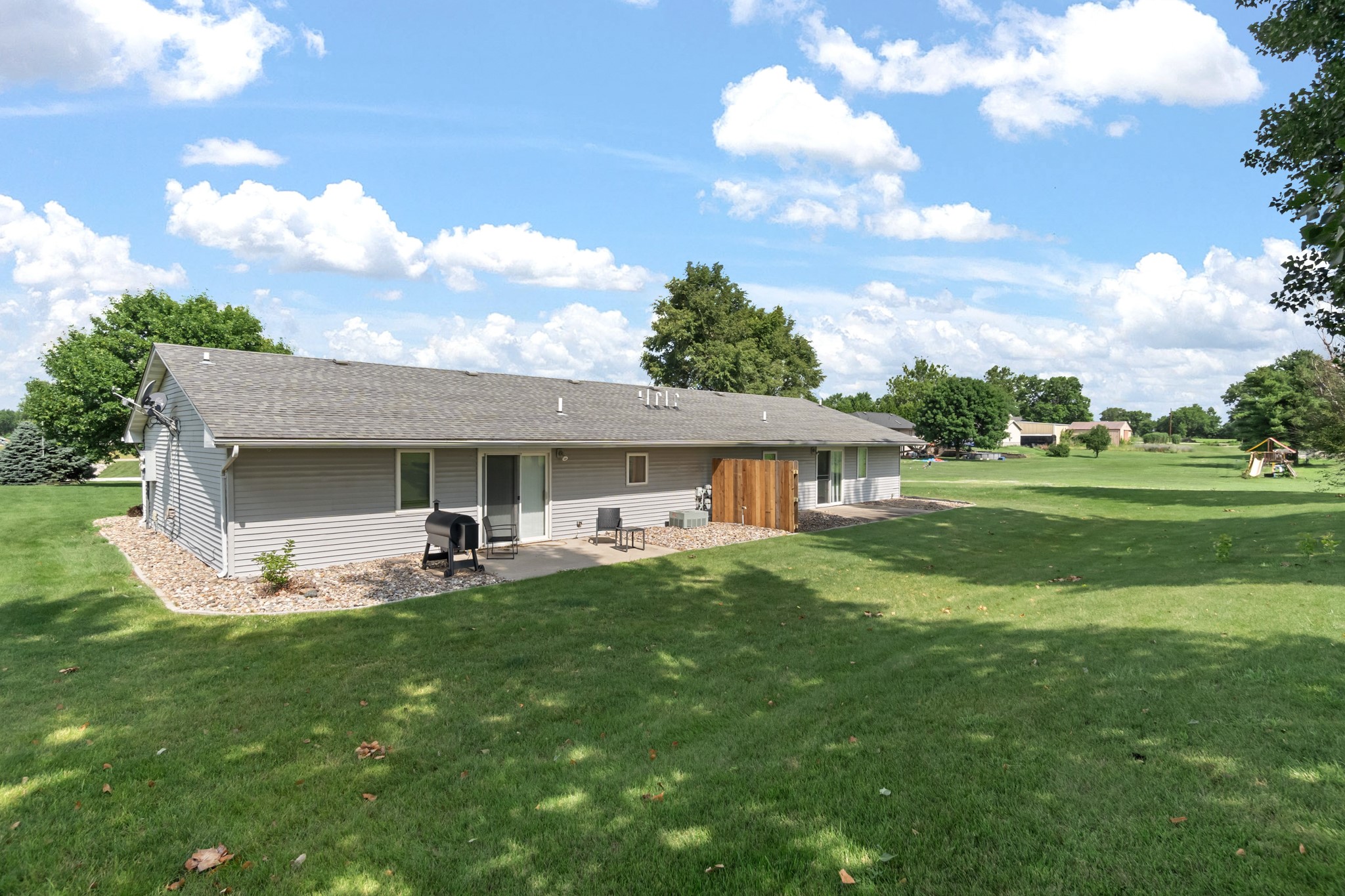 18900 Wendover Avenue Property Photo 8