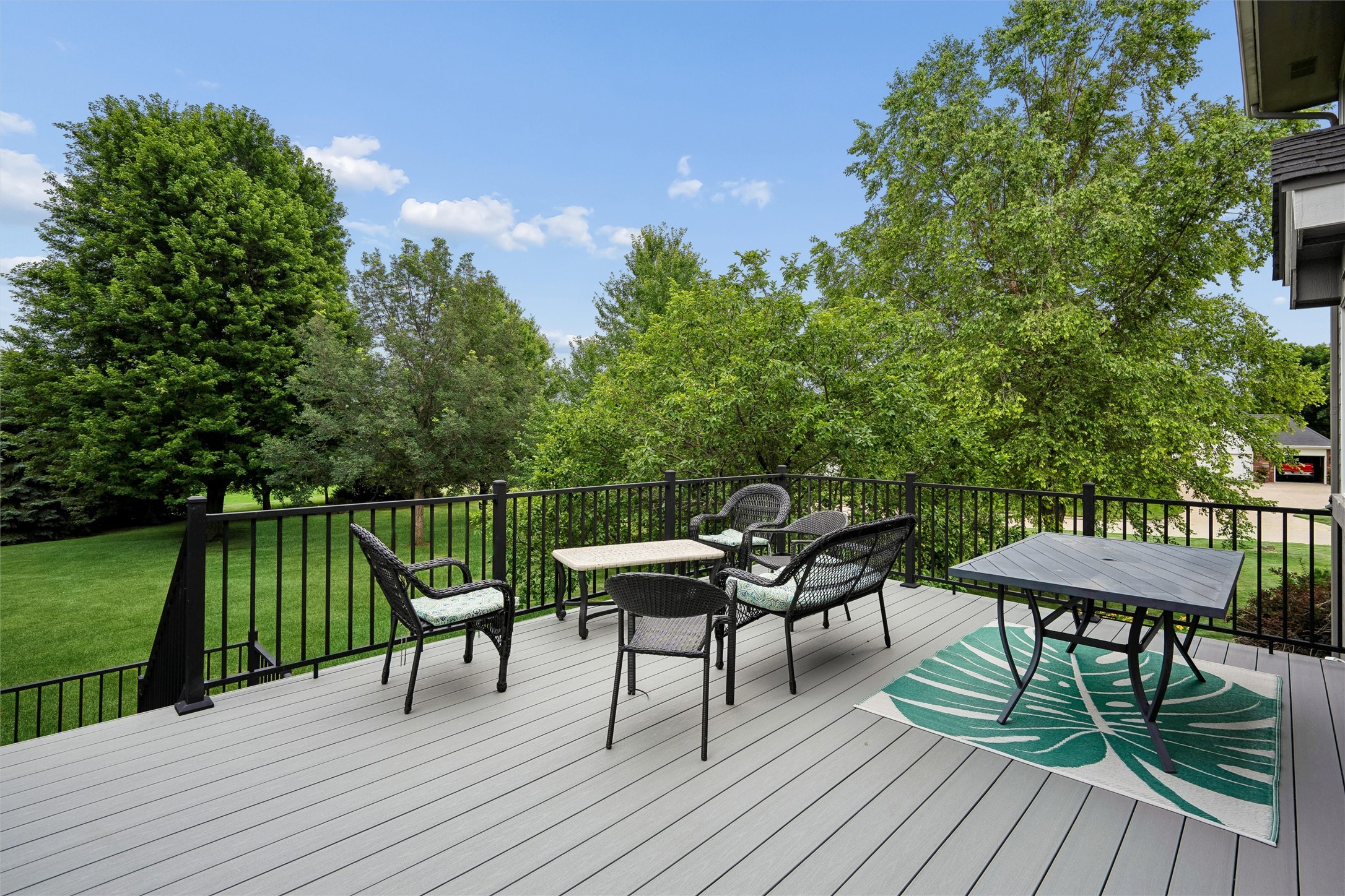 3240 Maple Court Property Photo 4