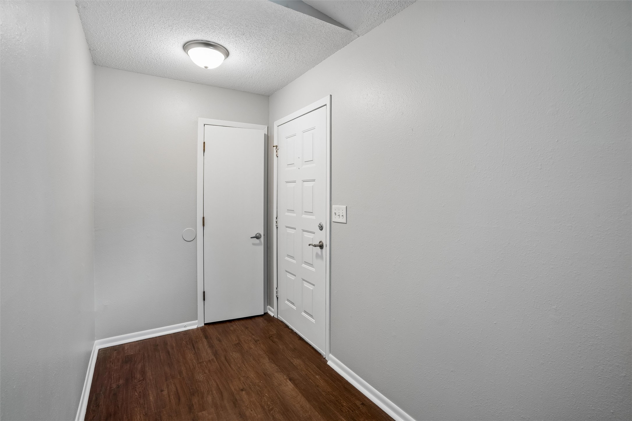 2613 Taft Street Property Photo 5